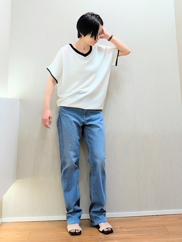 ミズタさんの「UNTITLED｜【11色展開/体型カバー】前後2WAYフレンチスリーブニット」を使ったコーディネート