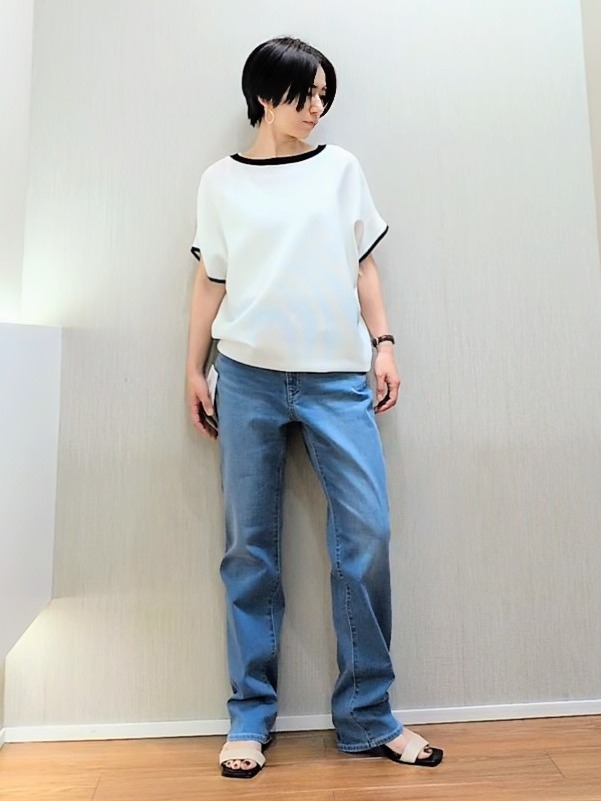 ミズタさんの「UNTITLED｜【11色展開/体型カバー】前後2WAYフレンチスリーブニット」を使ったコーディネート