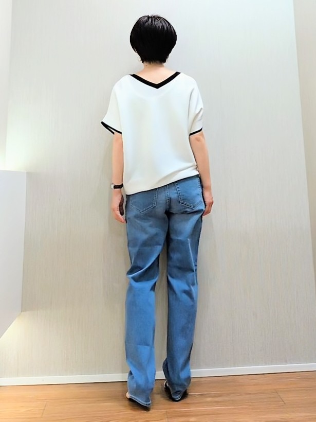 ミズタさんの「UNTITLED｜【11色展開/体型カバー】前後2WAYフレンチスリーブニット」を使ったコーディネート