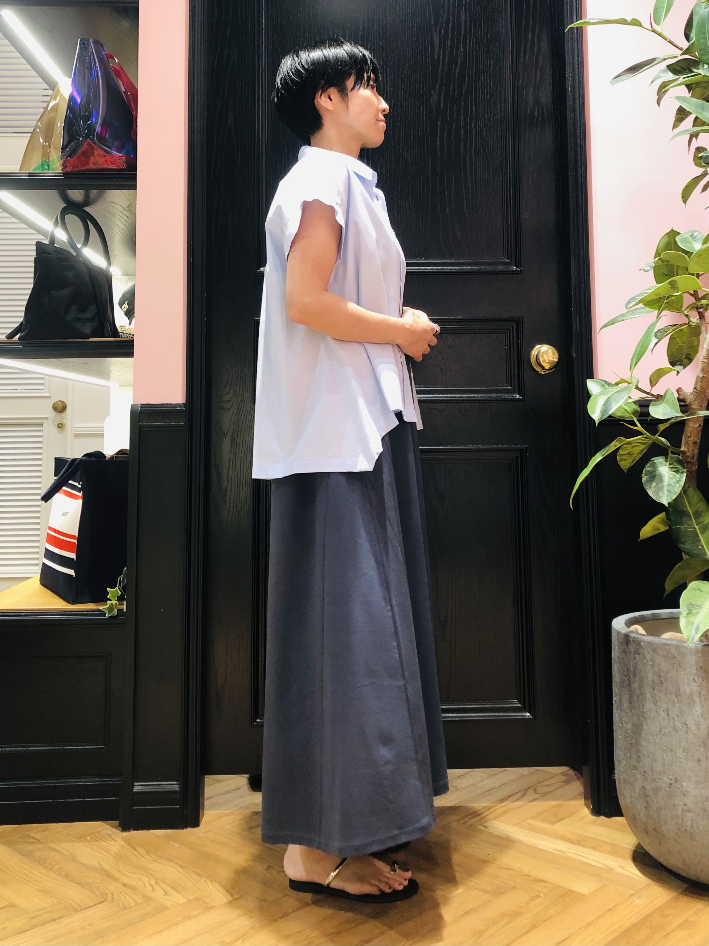 OGATAさんの「DRESSTERIOR｜【毎年人気/ウォッシャブル】バックフレアオックスシャツ」を使ったコーディネート
