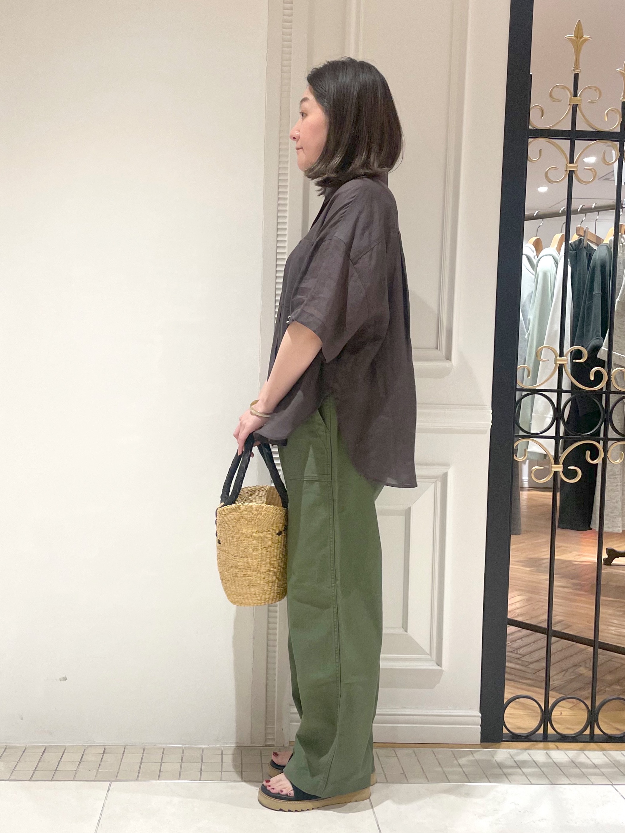makiさんの「DRESSTERIOR｜ピュアラミー シャツ」を使ったコーディネート
