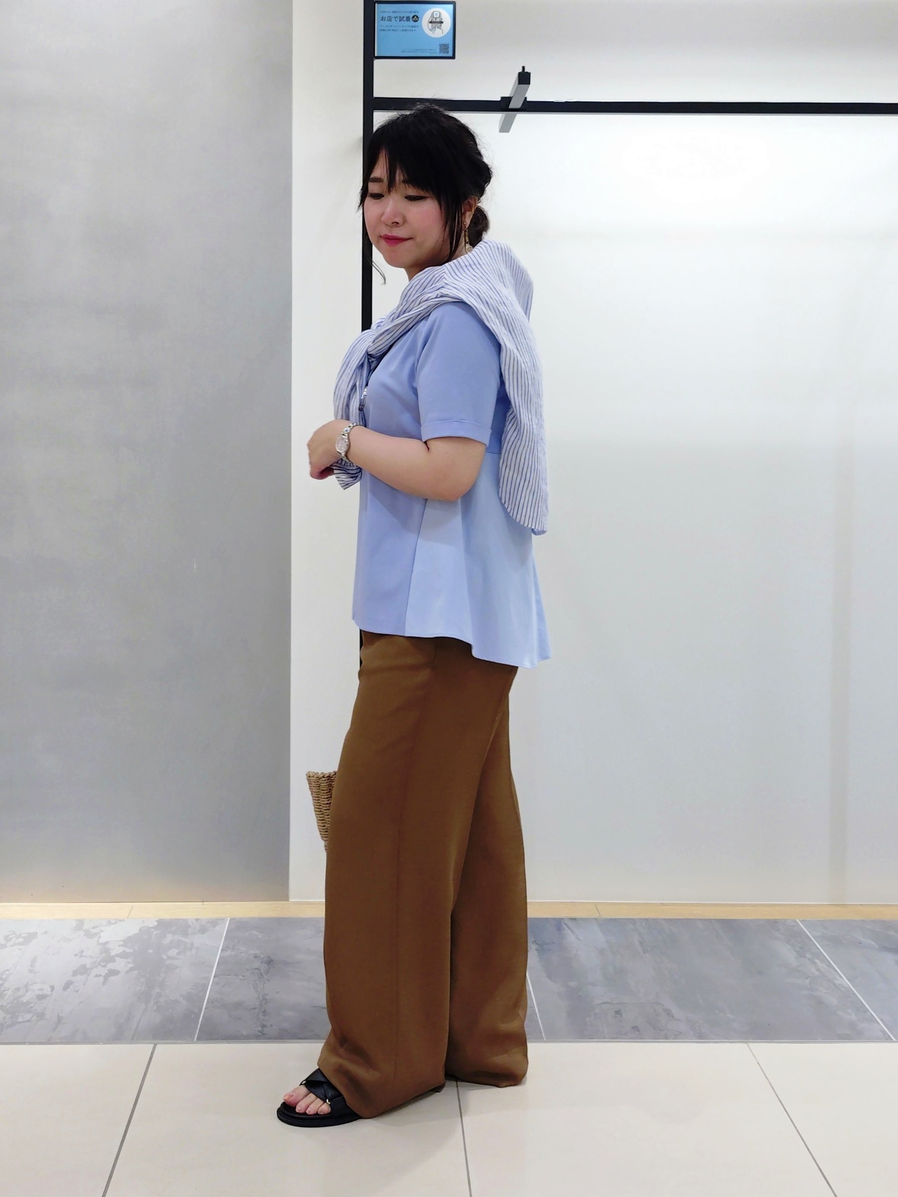 TOMOMIさんの「INDIVI｜【洗える／メッシュ素材／SETUP可能】ワイドパンツ」を使ったコーディネート