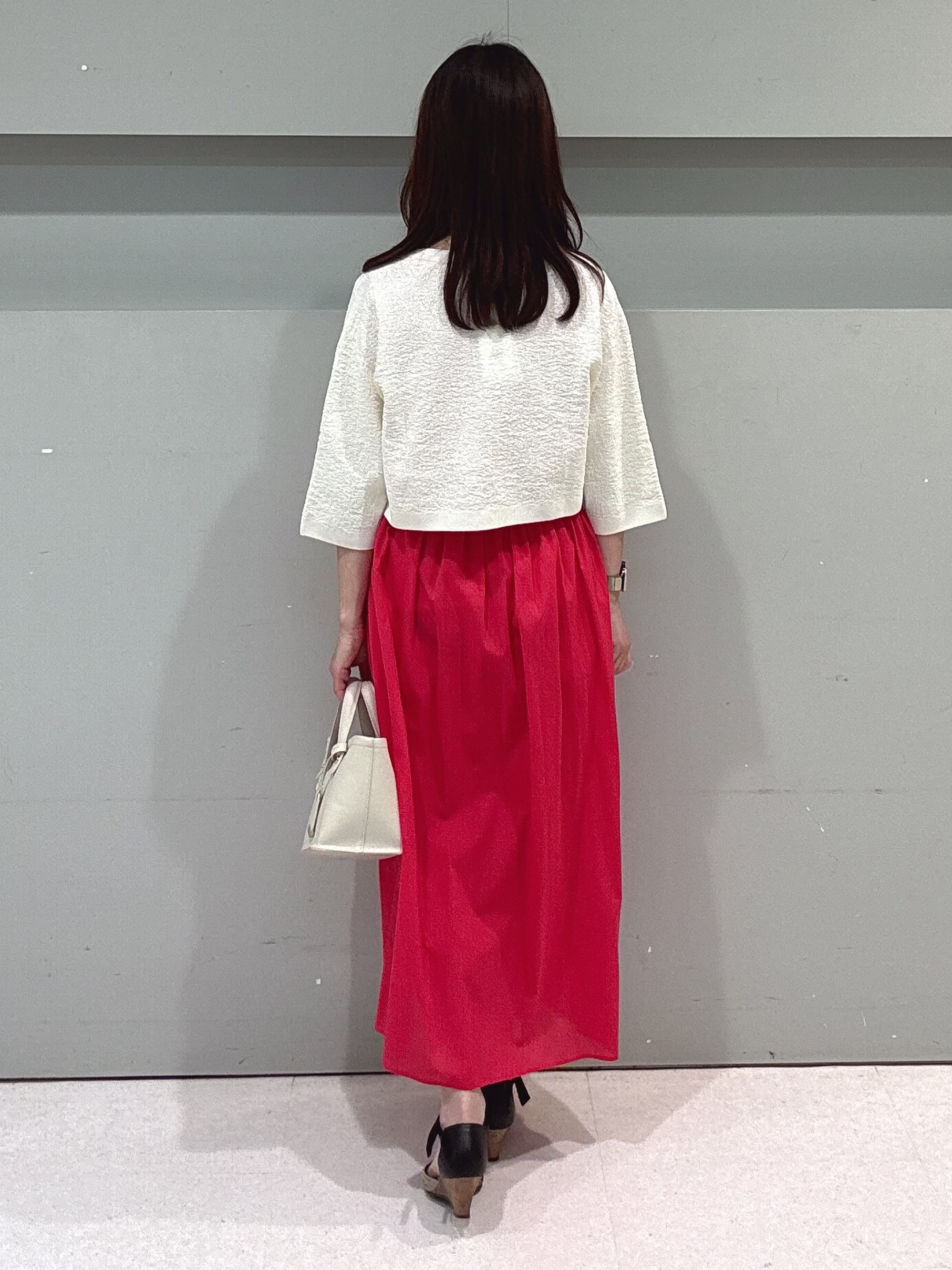 makiさんの「UNTITLED｜【ストレッチ性/洗える】短丈ニットカーディガン」を使ったコーディネート