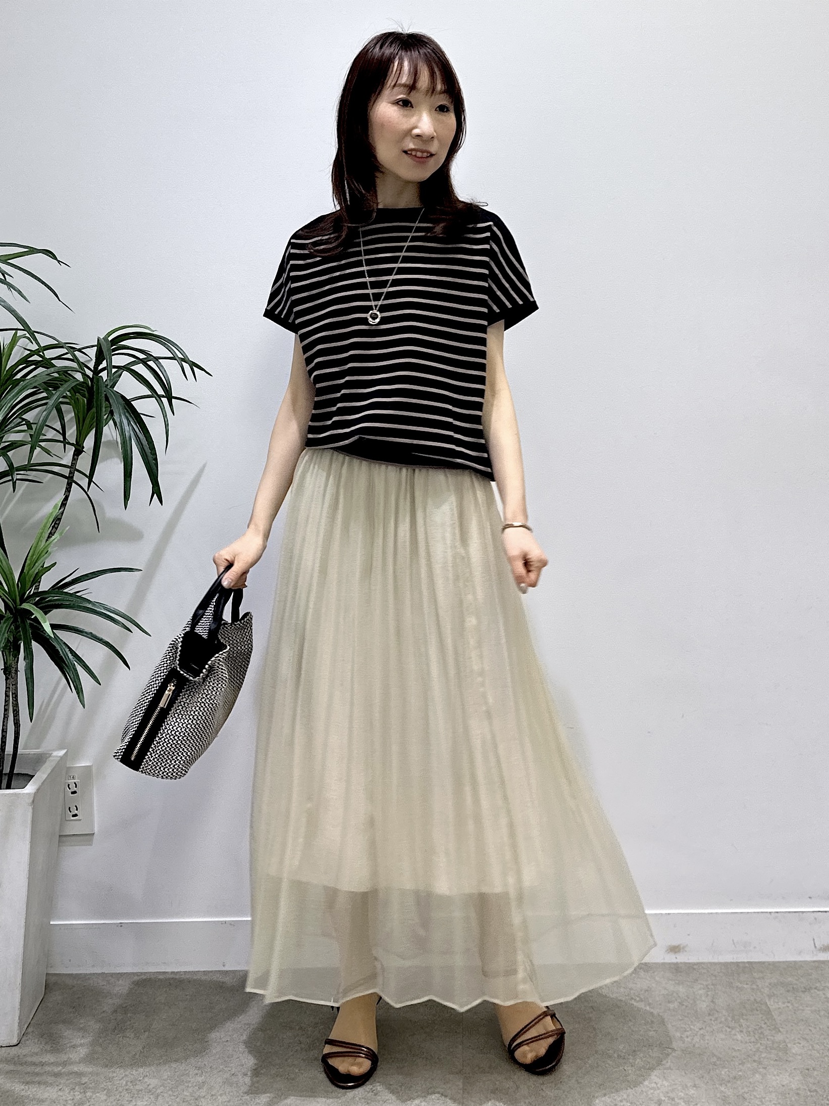 Miwaさんの「UNTITLED｜【アンサンブル可/日除け・冷房対策】シアーレーヨンZIPカーディガン」を使ったコーディネート
