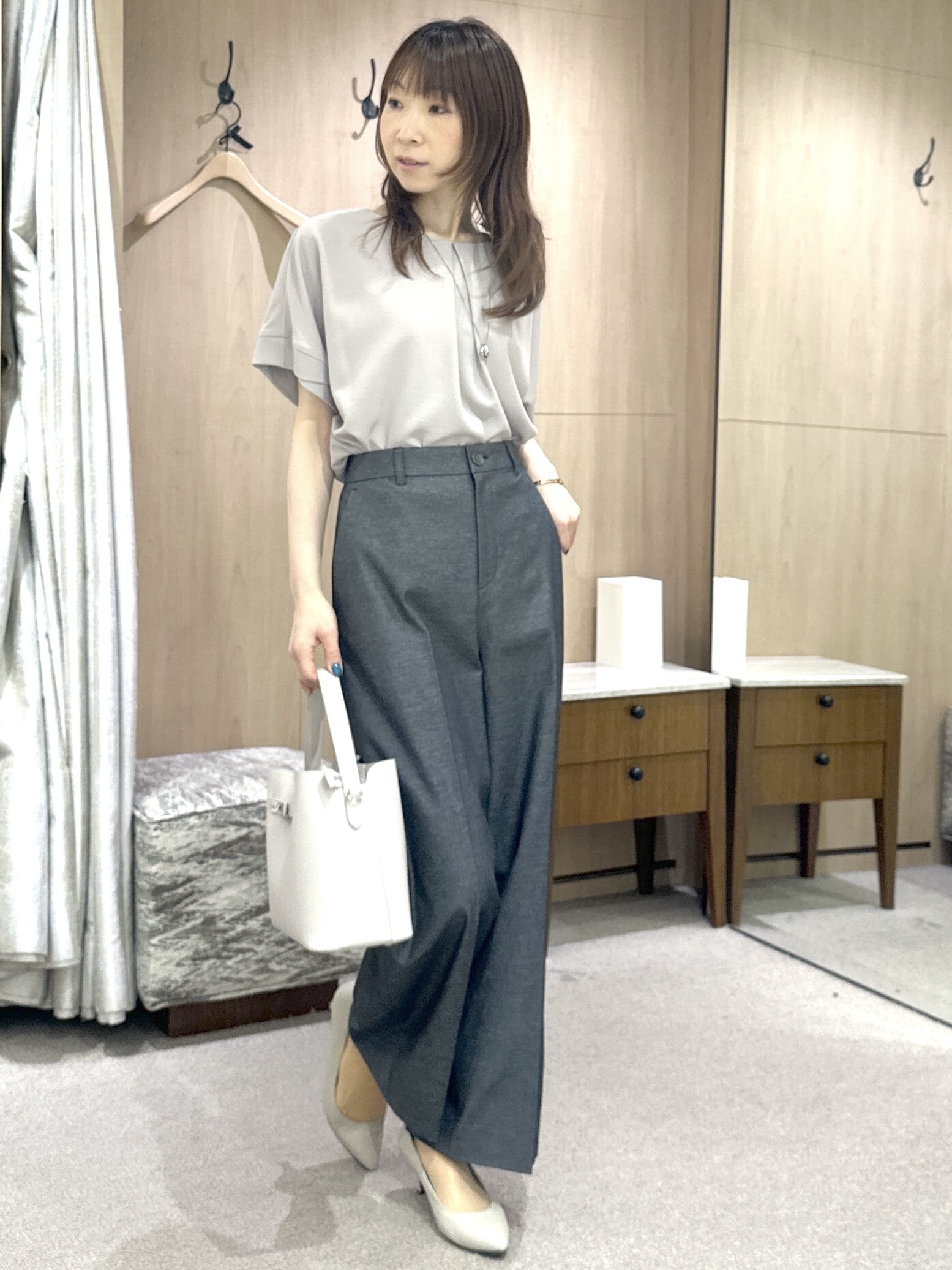 Miwaさんの「UNTITLED｜【前後2WAY/はっ水/セットアップ可】リラクシーフレンチスリーブブラウス」を使ったコーディネート