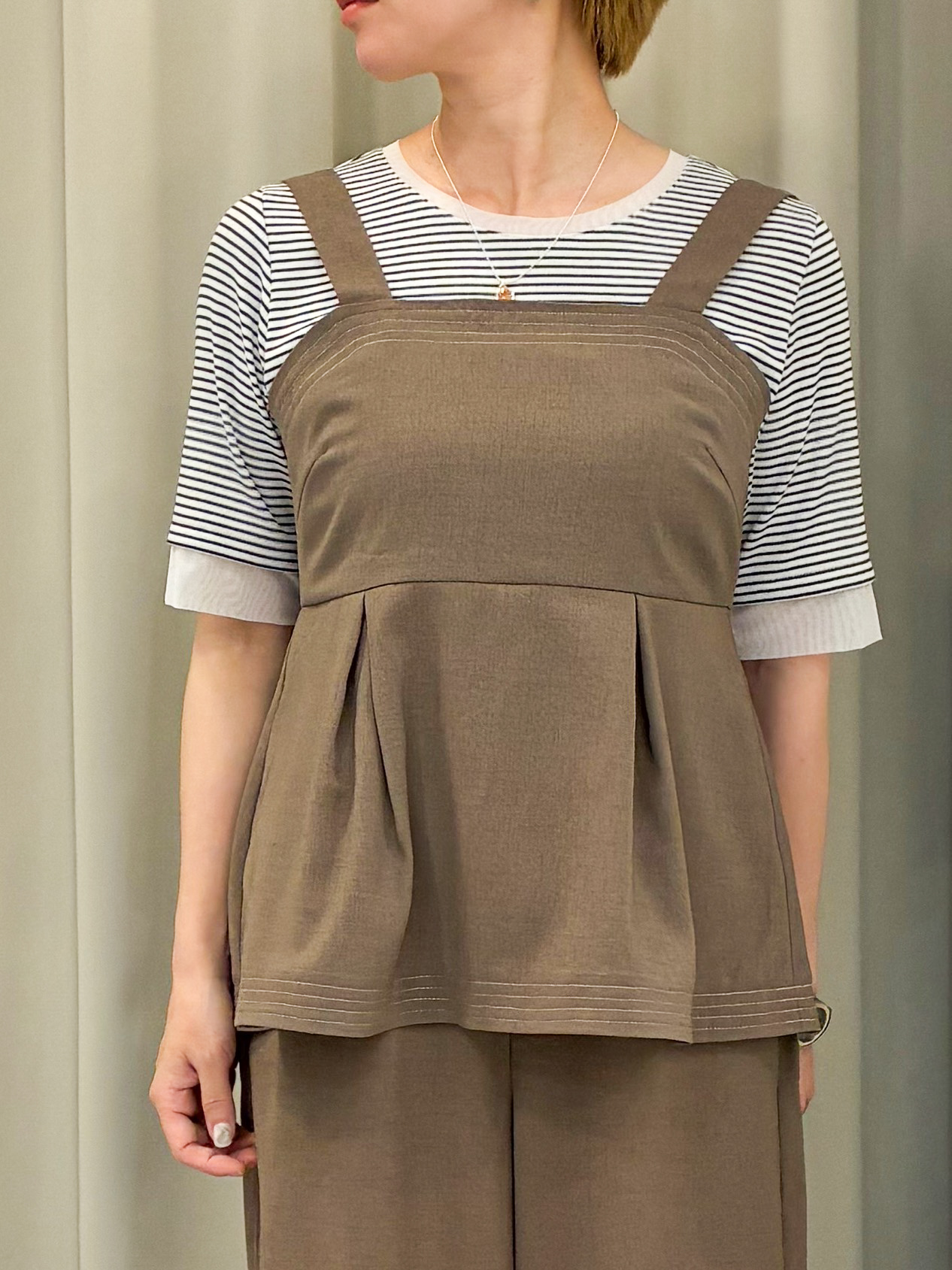 eguchiさんの「grove｜【ひんやり・UVカット】チュールトリミング5分袖Tシャツ」を使ったコーディネート