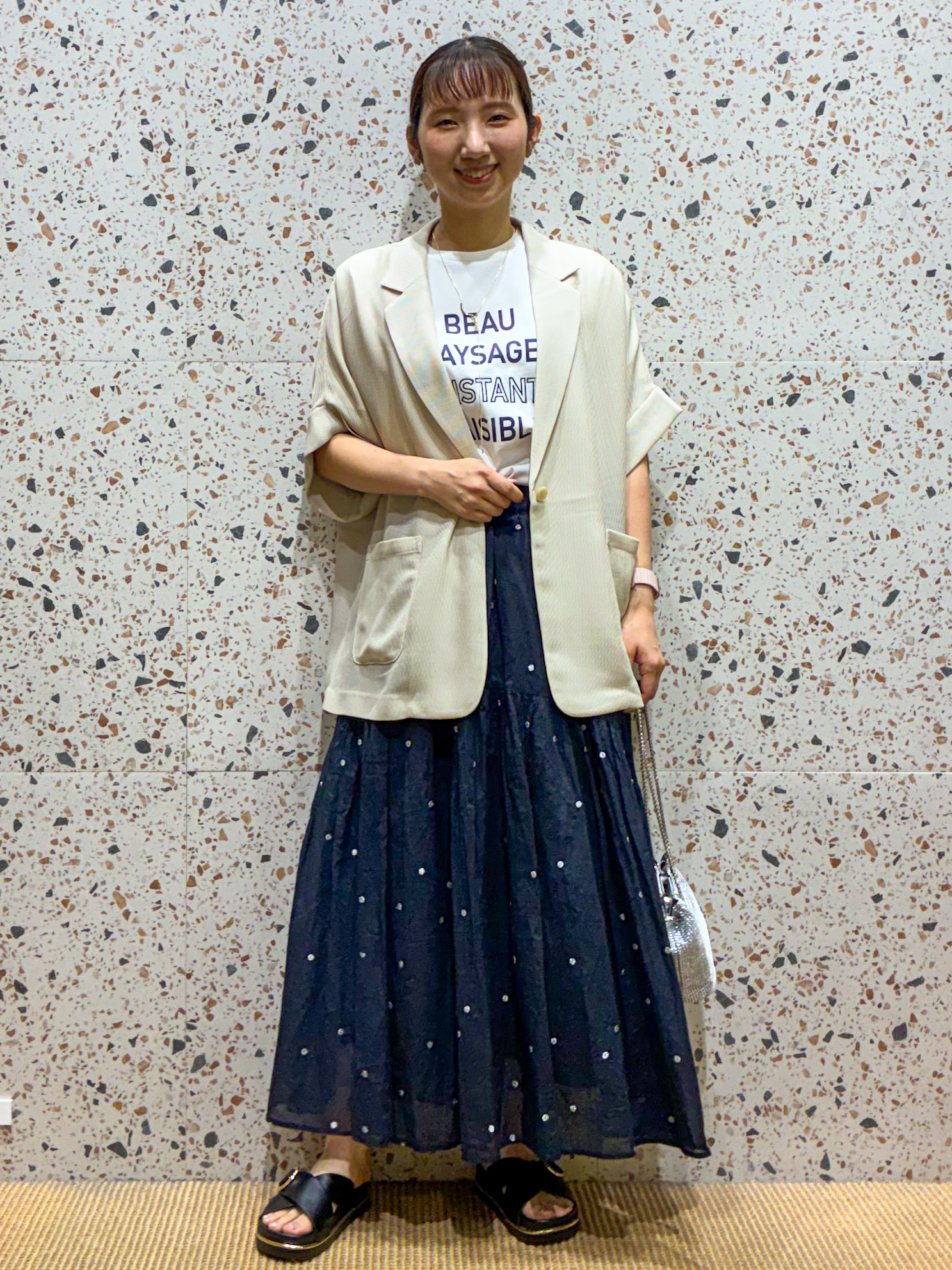 さくらさんの「OPAQUE.CLIP｜ロゴプリント刺繍アソートTシャツ【洗濯機OK】」を使ったコーディネート