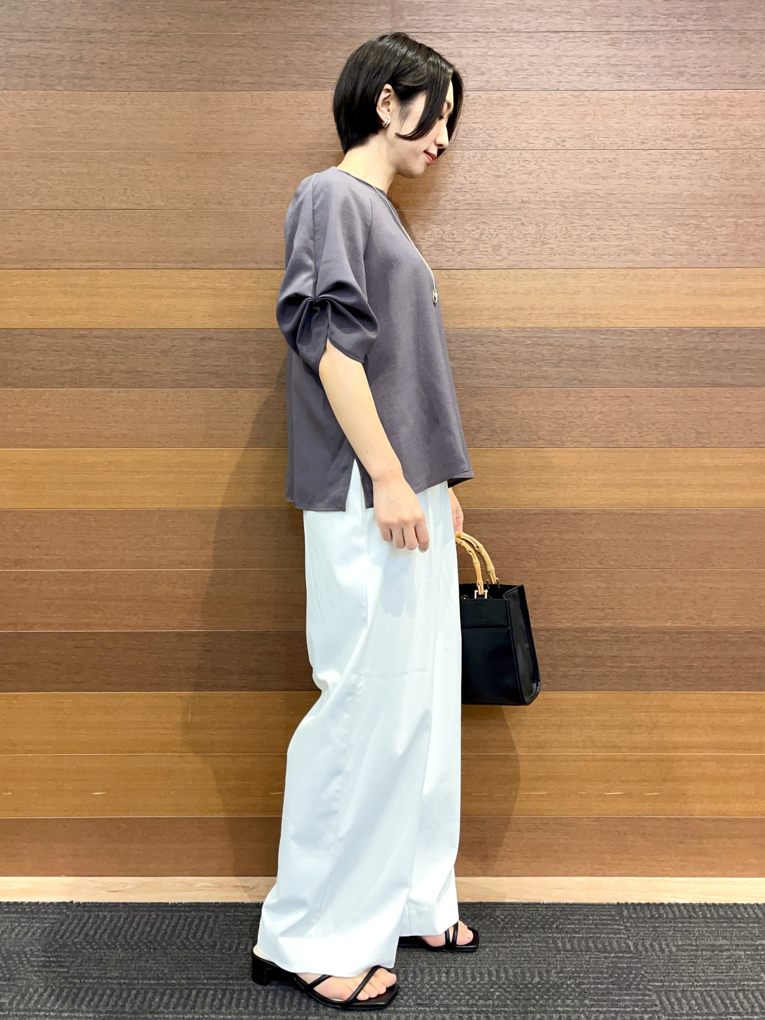 umiさんの「OPAQUE.CLIP｜【接触冷感／吸水速乾】リネンライク タックスリーブブラウス《セットアップ対応／洗濯機OK》」を使ったコーディネート