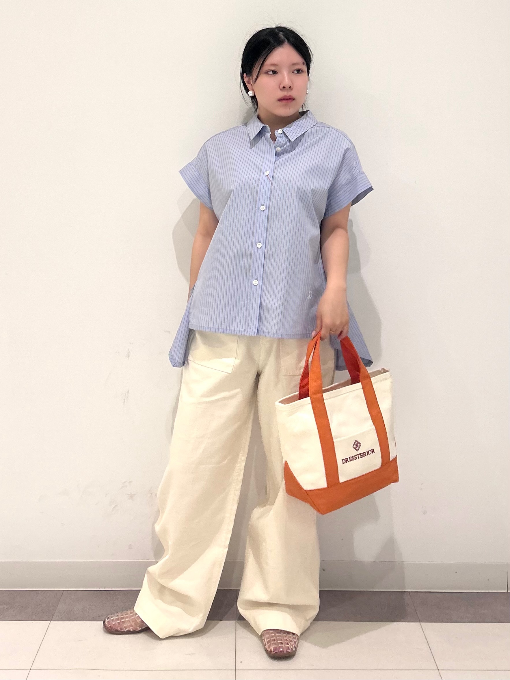 とりみさんの「DRESSTERIOR｜【毎年人気/ウォッシャブル】バックフレア ストライプシャツ」を使ったコーディネート