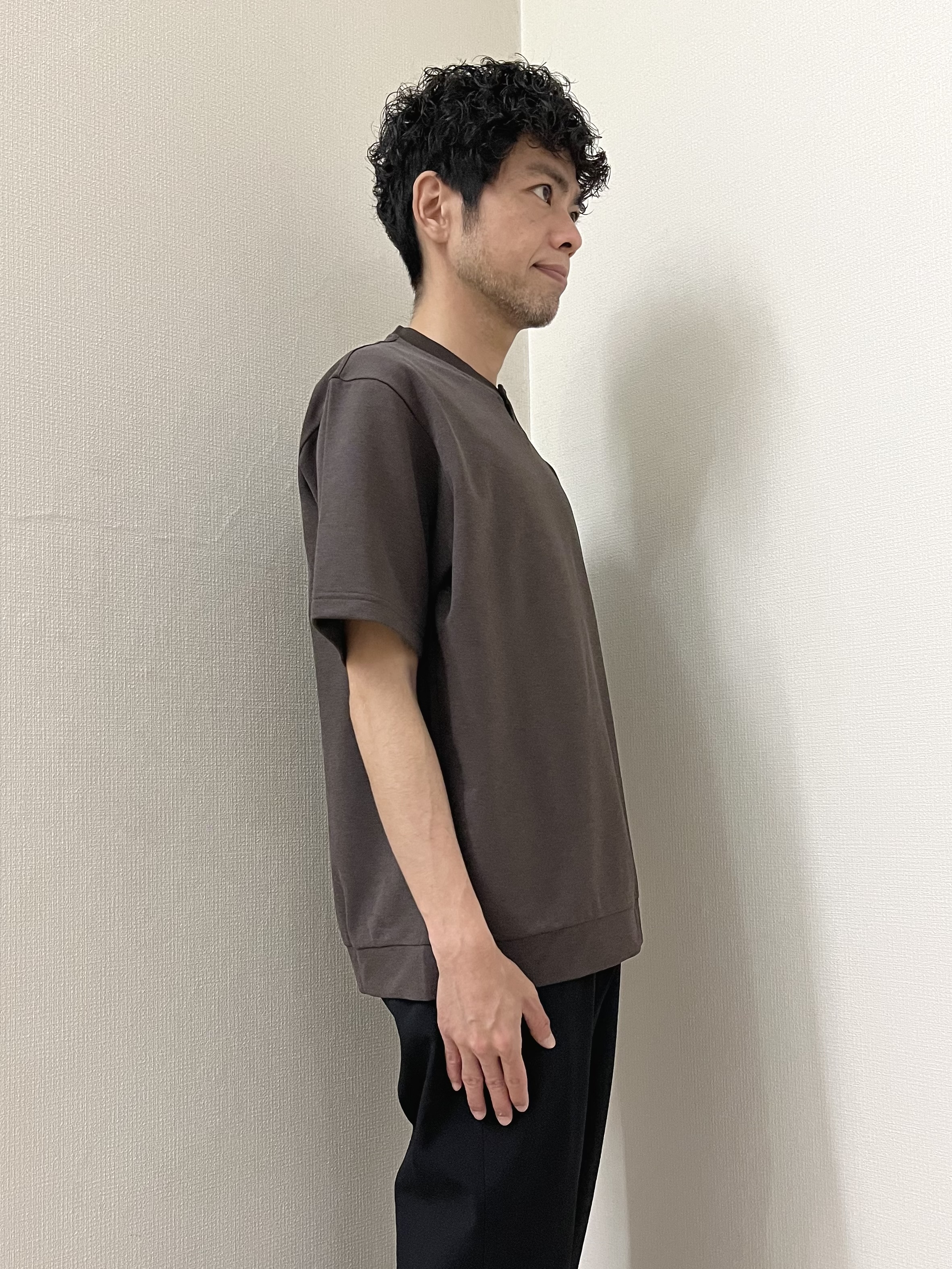 URAさんの「TAKEO KIKUCHI｜【吸汗速乾】タイル柄プリント 半袖シャツ」を使ったコーディネート