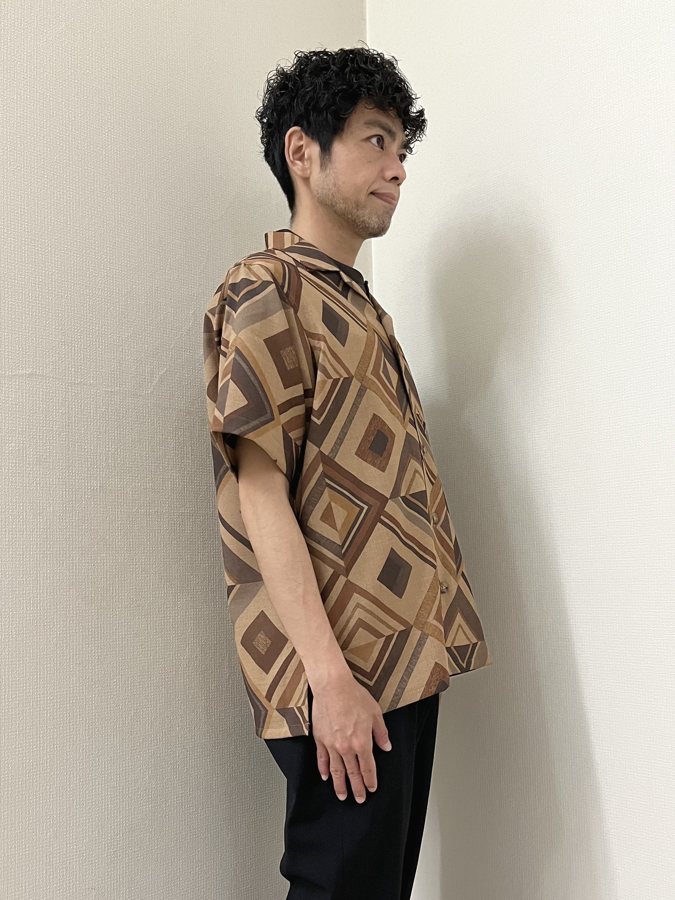 URAさんの「TAKEO KIKUCHI｜【吸汗速乾】タイル柄プリント 半袖シャツ」を使ったコーディネート
