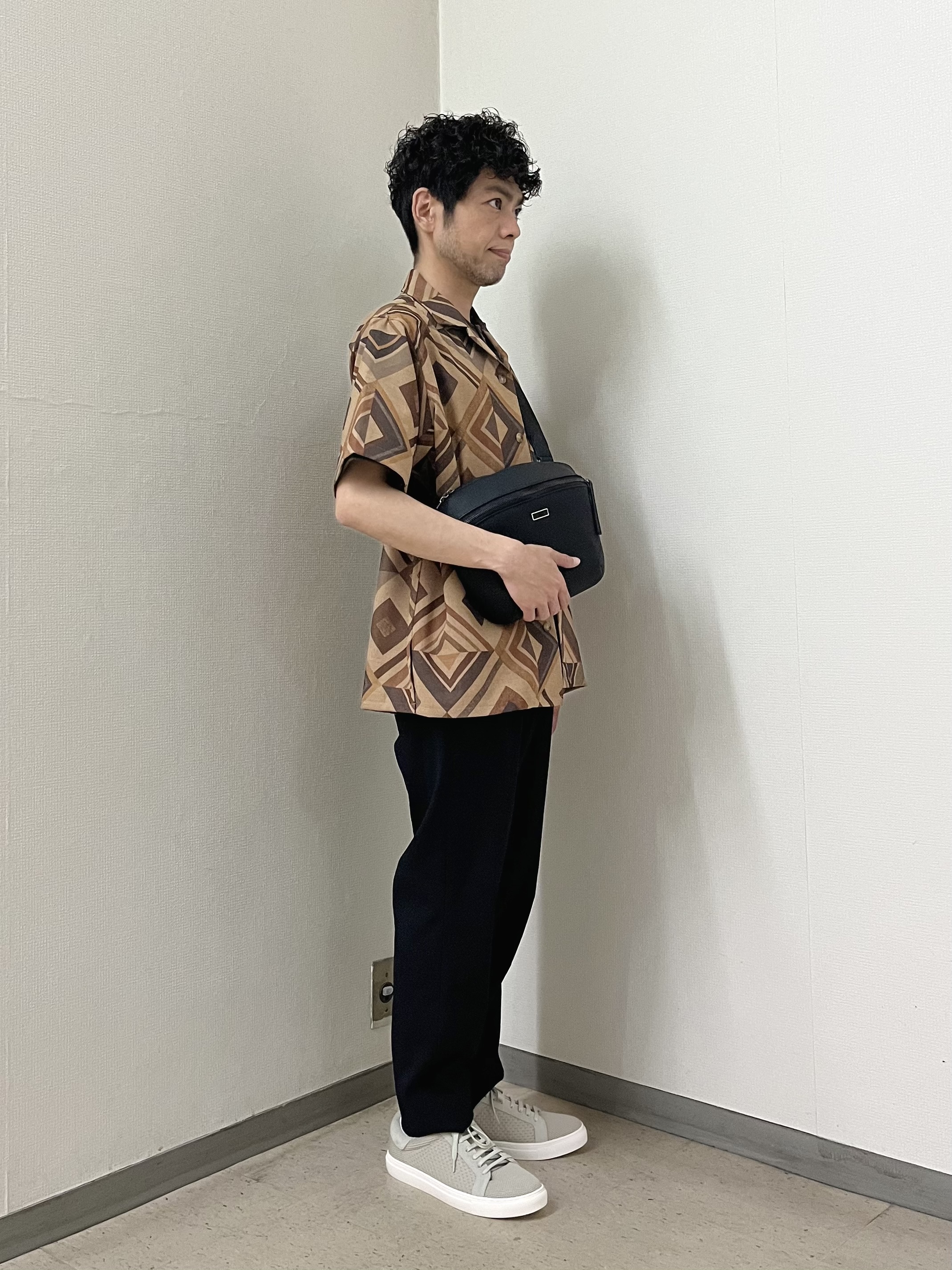 URAさんの「TAKEO KIKUCHI｜【吸汗速乾】タイル柄プリント 半袖シャツ」を使ったコーディネート