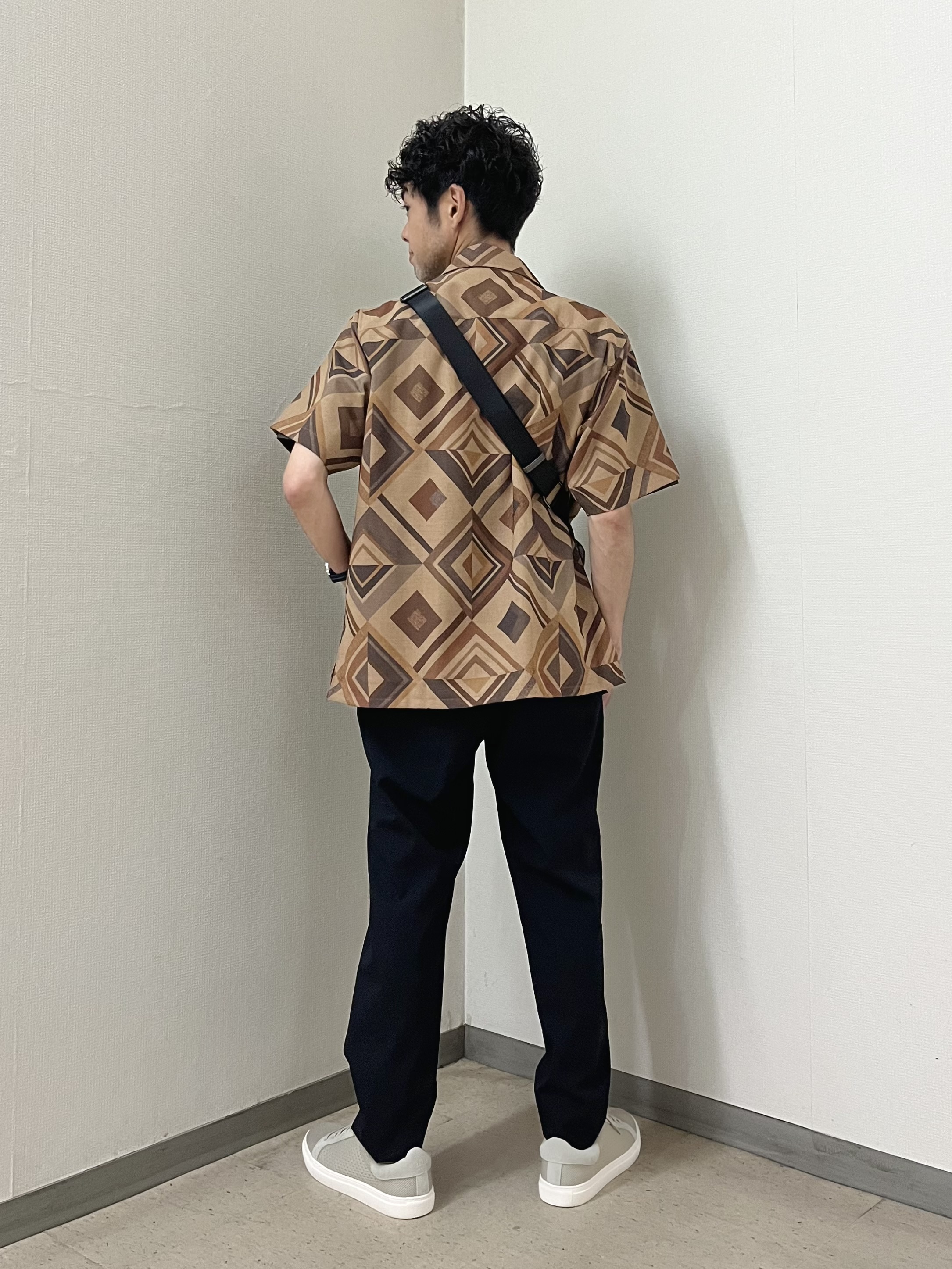 URAさんの「TAKEO KIKUCHI｜【吸汗速乾】タイル柄プリント 半袖シャツ」を使ったコーディネート
