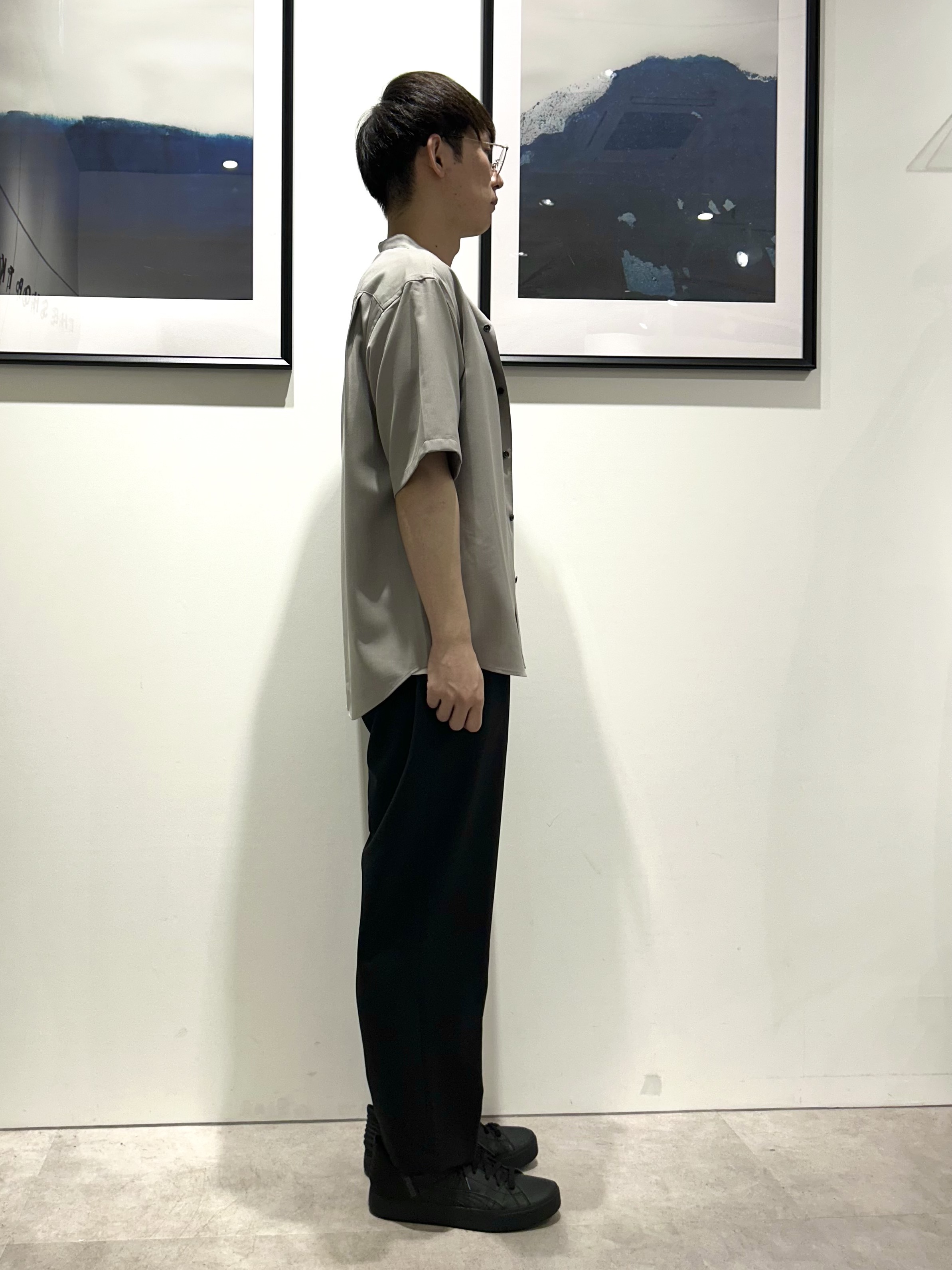 。さんの「THE SHOP TK｜LITE TEX バンドカラー半袖シャツ 接触冷感/吸水速乾/UVカット/アンチピリング/イージーケ」を使ったコーディネート