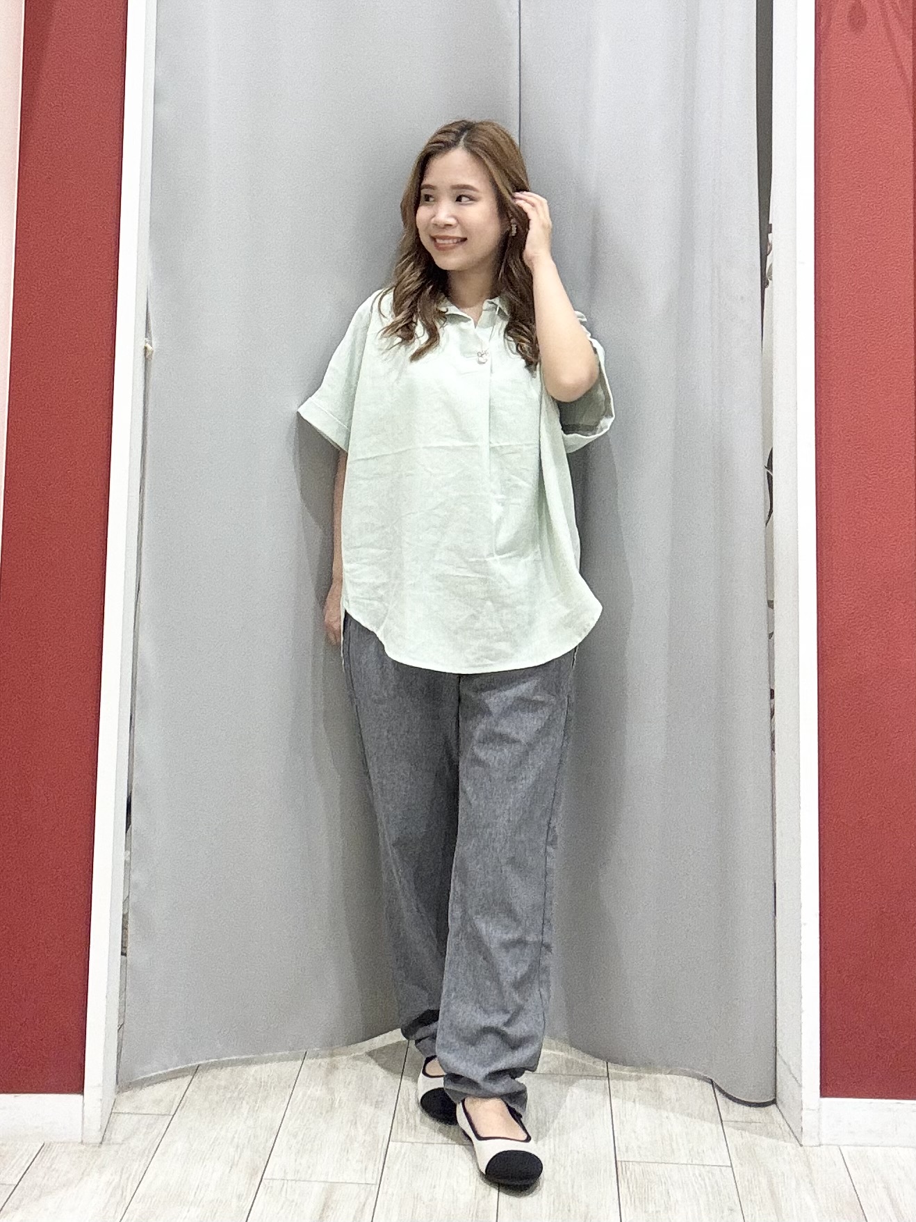 shioさんの「SHOO･LA･RUE｜【ひんやり/UV】インせず着られる フレンチリネンスキッパーシャツ」を使ったコーディネート