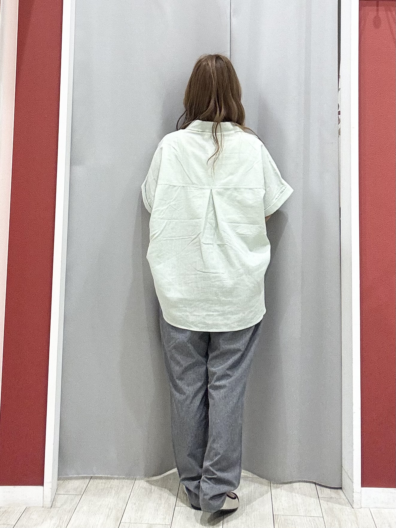 shioさんの「SHOO･LA･RUE｜【ひんやり/UV】インせず着られる フレンチリネンスキッパーシャツ」を使ったコーディネート