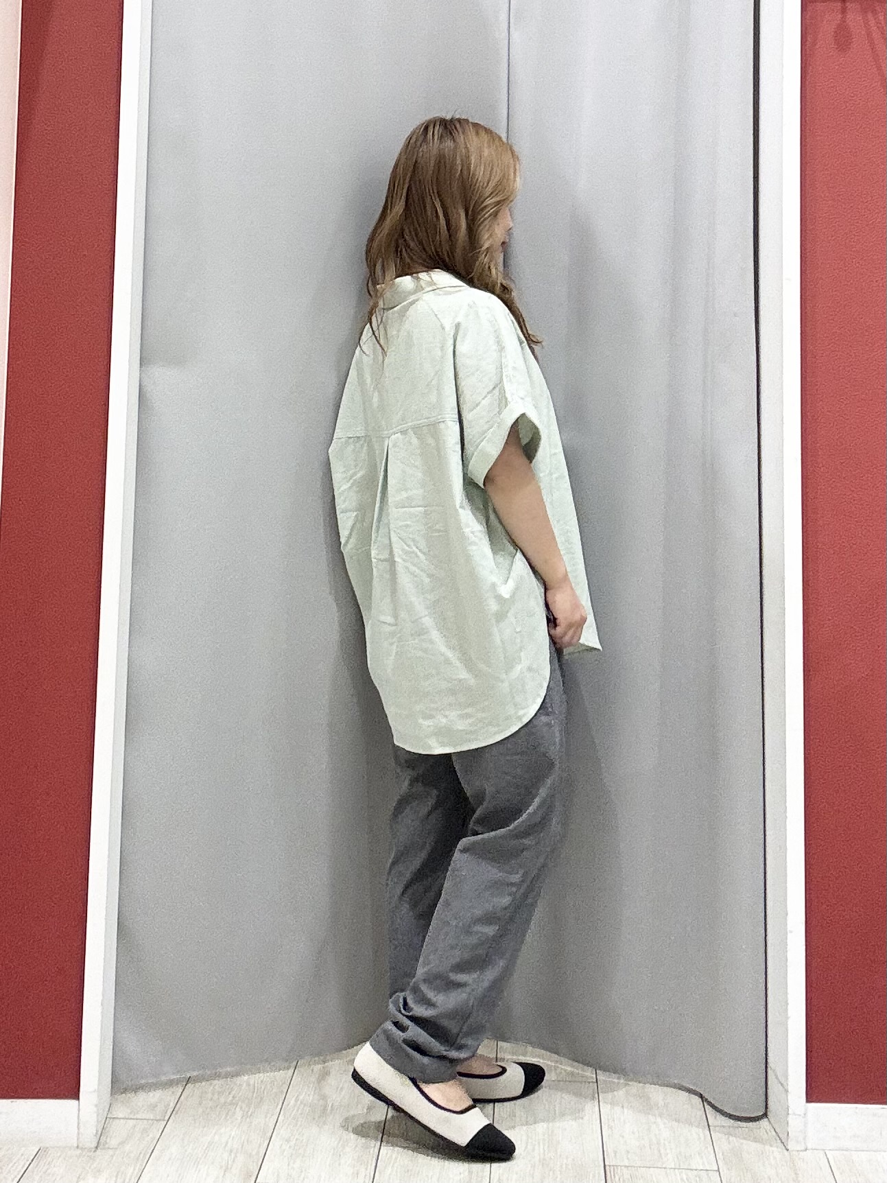 shioさんの「SHOO･LA･RUE｜【ひんやり/UV】インせず着られる フレンチリネンスキッパーシャツ」を使ったコーディネート