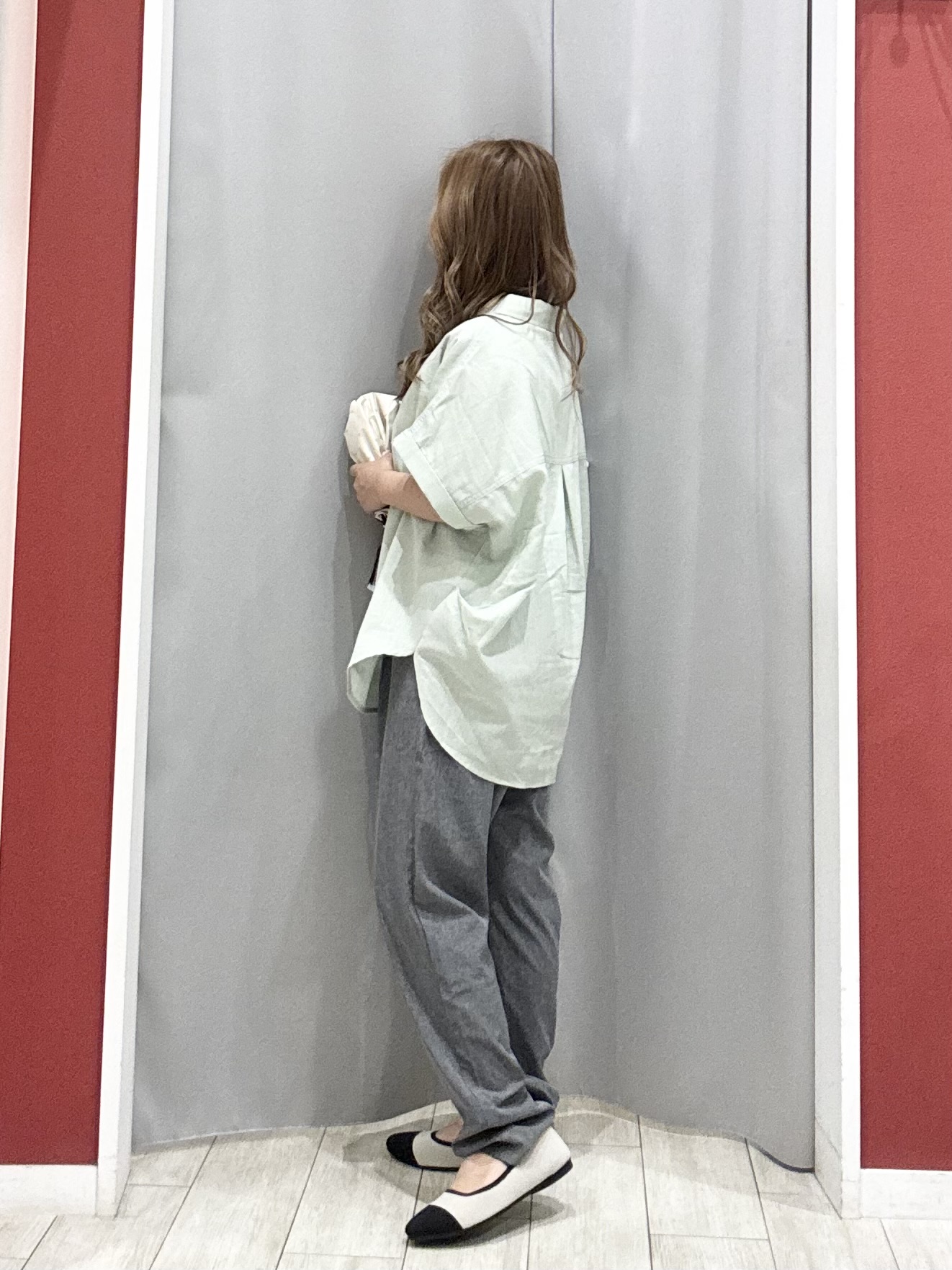 shioさんの「SHOO･LA･RUE｜【ひんやり/UV】インせず着られる フレンチリネンスキッパーシャツ」を使ったコーディネート