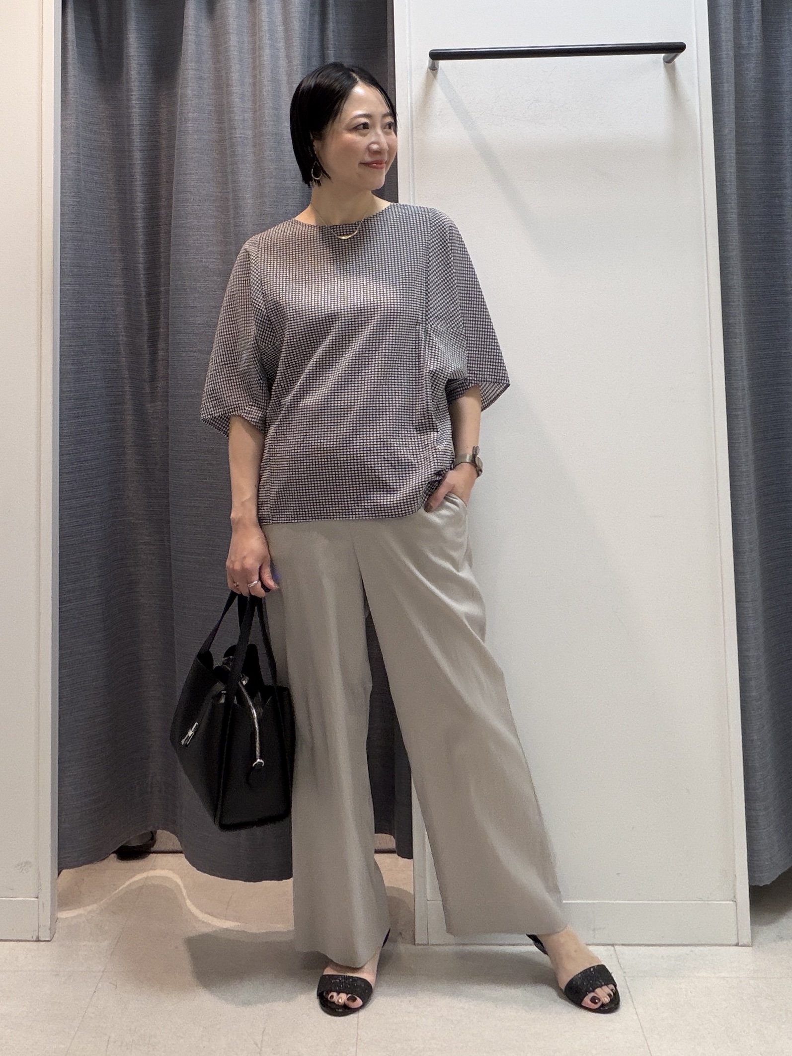 shihoさんの「INDIVI｜【体型カバー】サッカーチェックドルマントップス」を使ったコーディネート