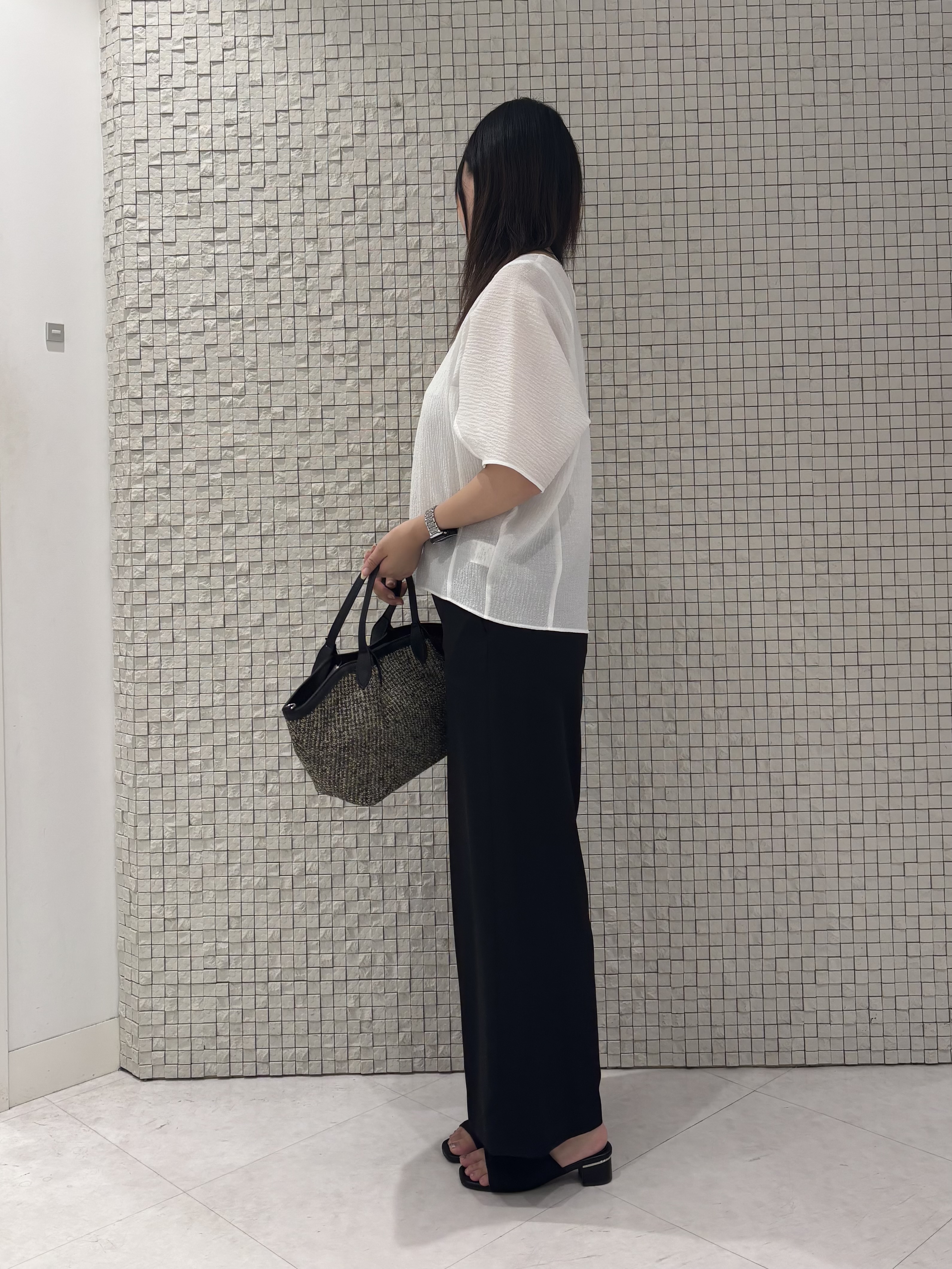 koharuさんの「INDIVI｜【華奢見え】ジャカード ドルマントップス」を使ったコーディネート