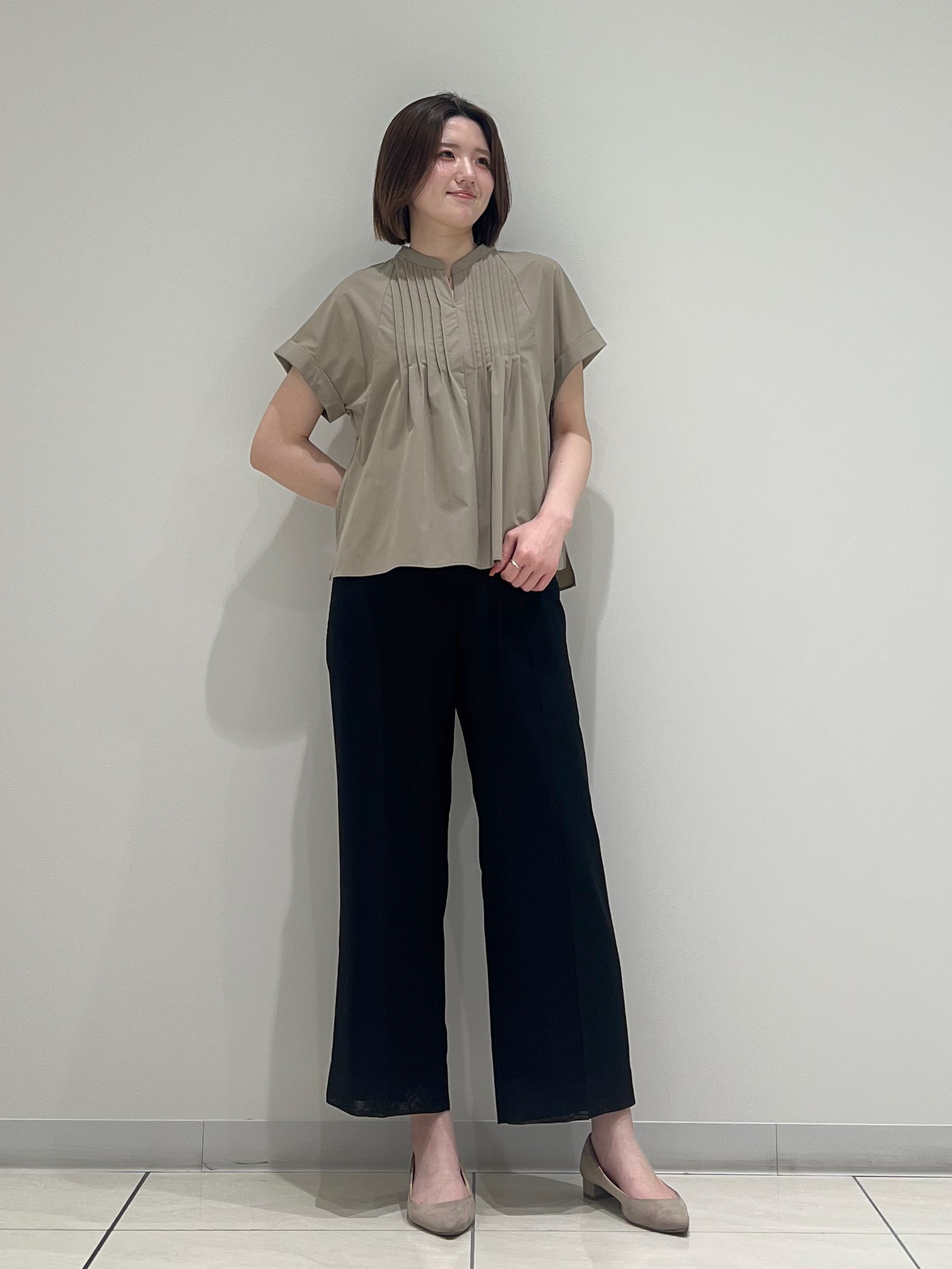 T.Kさんの「INDIVI｜【撥水／UVケア／SETUP可能】軽量タックスキッパーブラウス」を使ったコーディネート