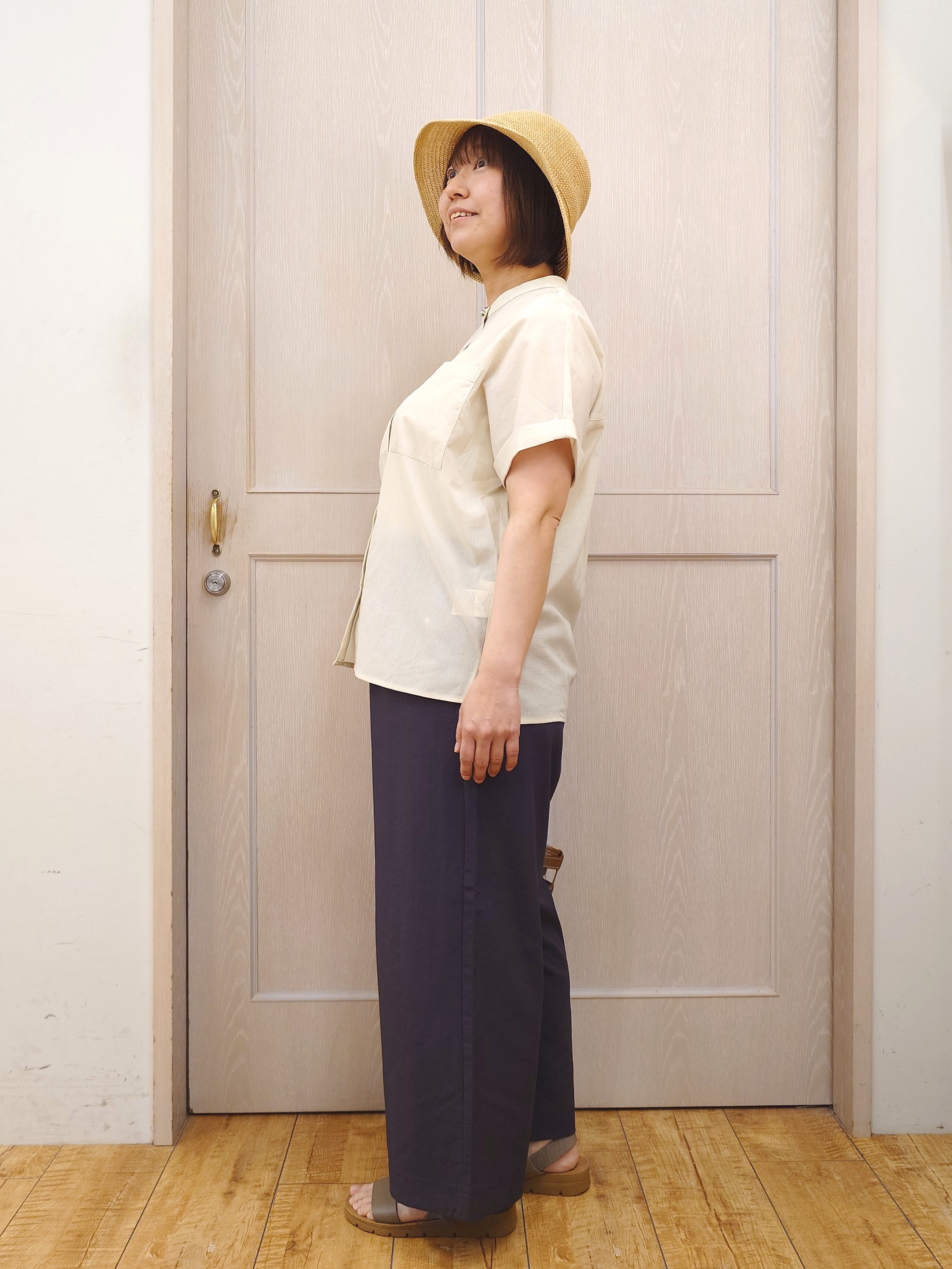 とろろさんの「SHOO･LA･RUE｜【さらり快適/洗濯機可/S-LL】風が通り抜ける 半袖バンドカラーシアーシャツ」を使ったコーディネート