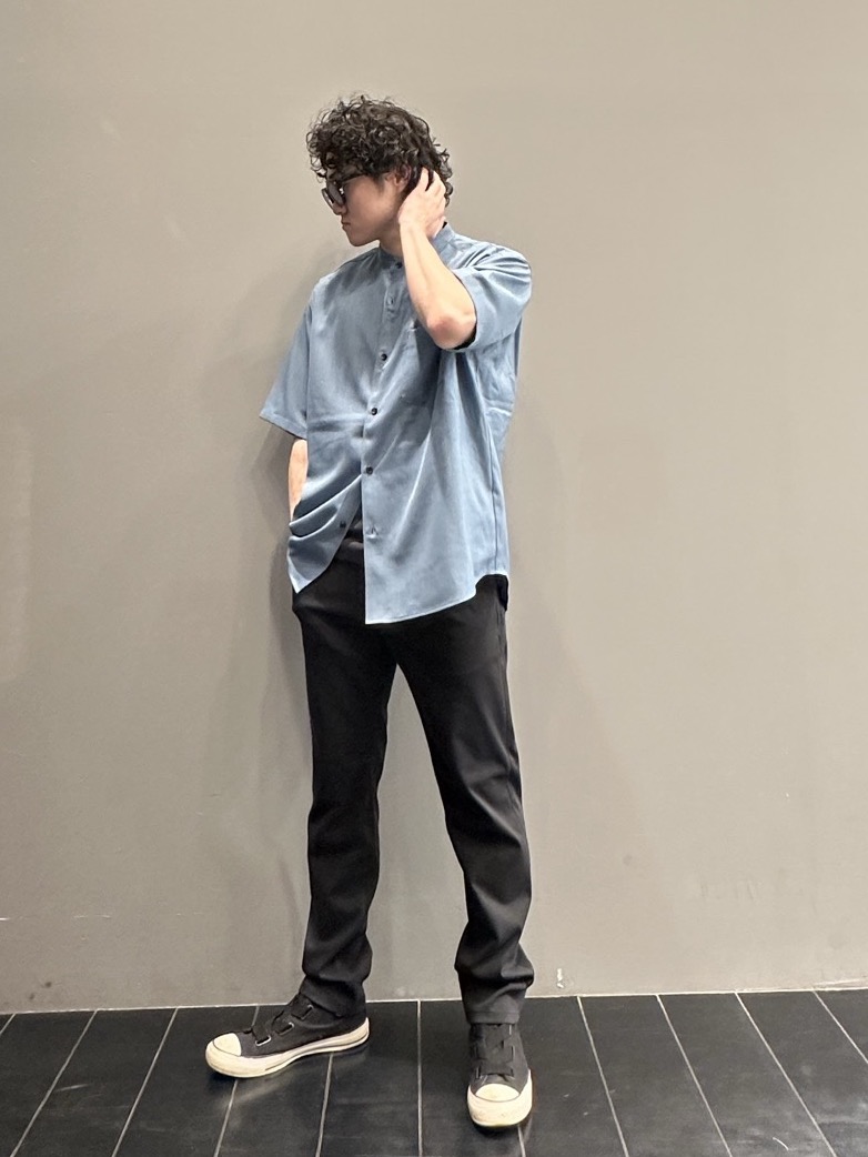 SHUさんの「THE SHOP TK｜LITE TEX バンドカラー半袖シャツ 接触冷感/吸水速乾/UVカット/アンチピリング/イージーケ」を使ったコーディネート
