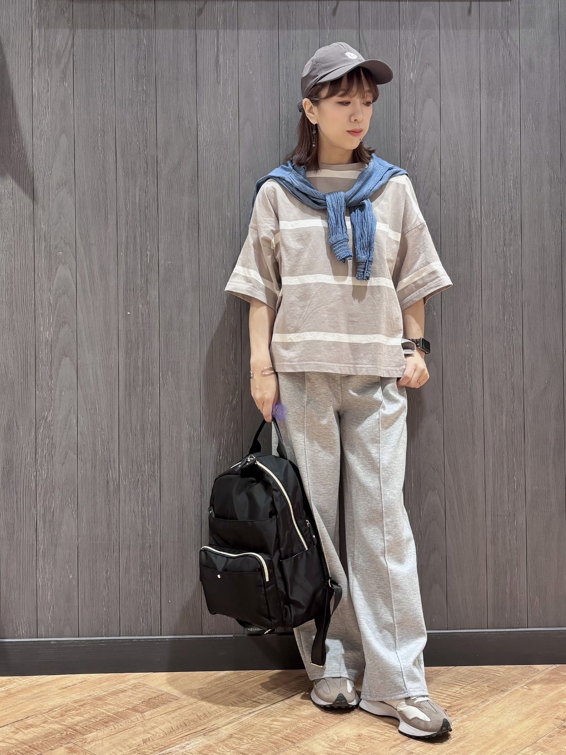 meiさんの「SHOO･LA･RUE｜【ひんやり/S-LL】涼しげで爽やか 太ボーダー斜め切り替えTシャツ」を使ったコーディネート