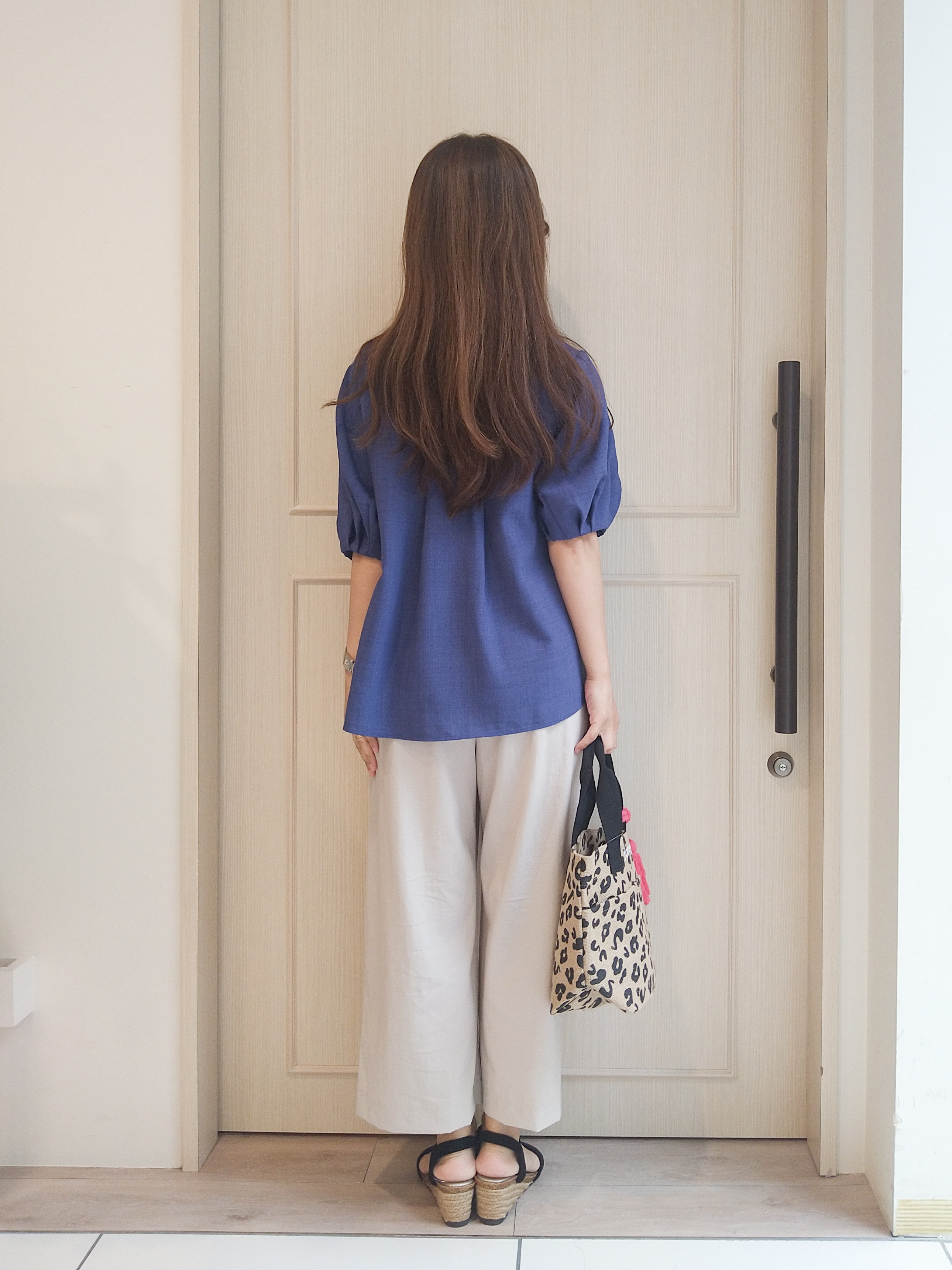 mi-saさんの「SHOO･LA･RUE｜【高レビュー/洗濯後しわになりにくい/インせず着られる】自然に体型カバー 麻調ペプラムブラウス」を使ったコーディネート
