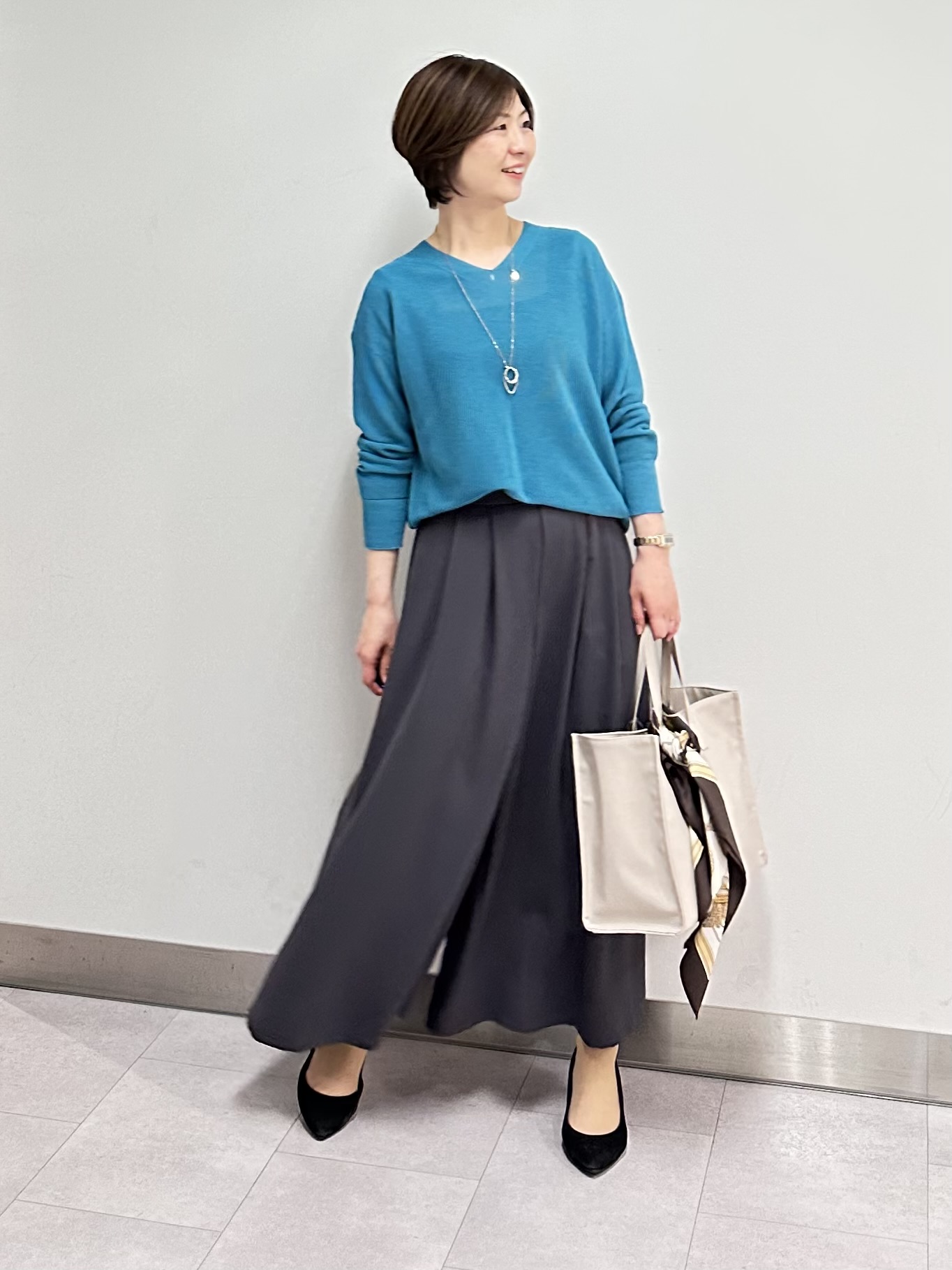 みなこさんの「UNTITLED｜【前後2WAY/はっ水/セットアップ可】リラクシーフレンチスリーブブラウス」を使ったコーディネート