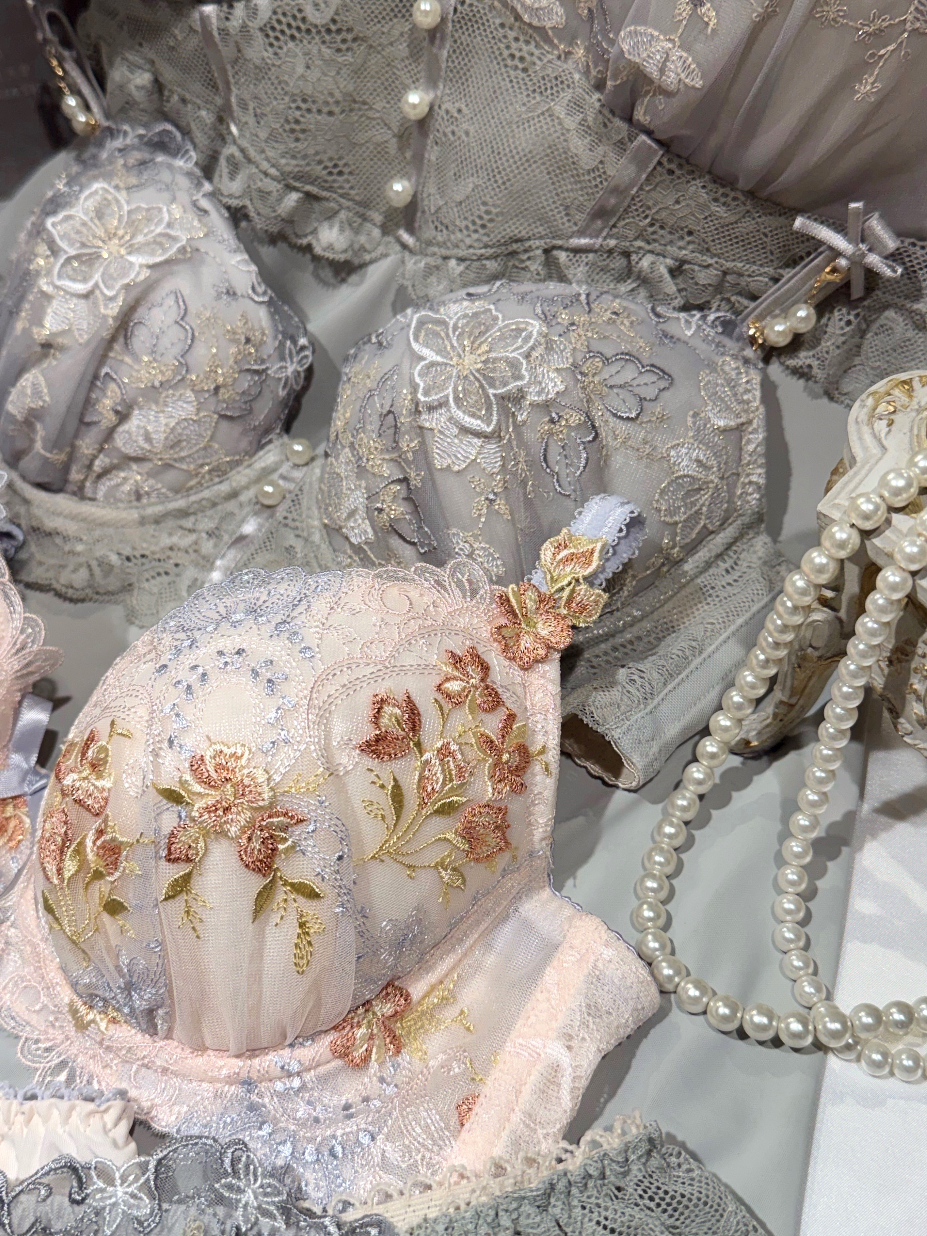 maiさんの「Risa Magli｜ディアンタ ブラジャー (B-C) ＜Sweet Rich（スウィートリッチ）＞」を使ったコーディネート