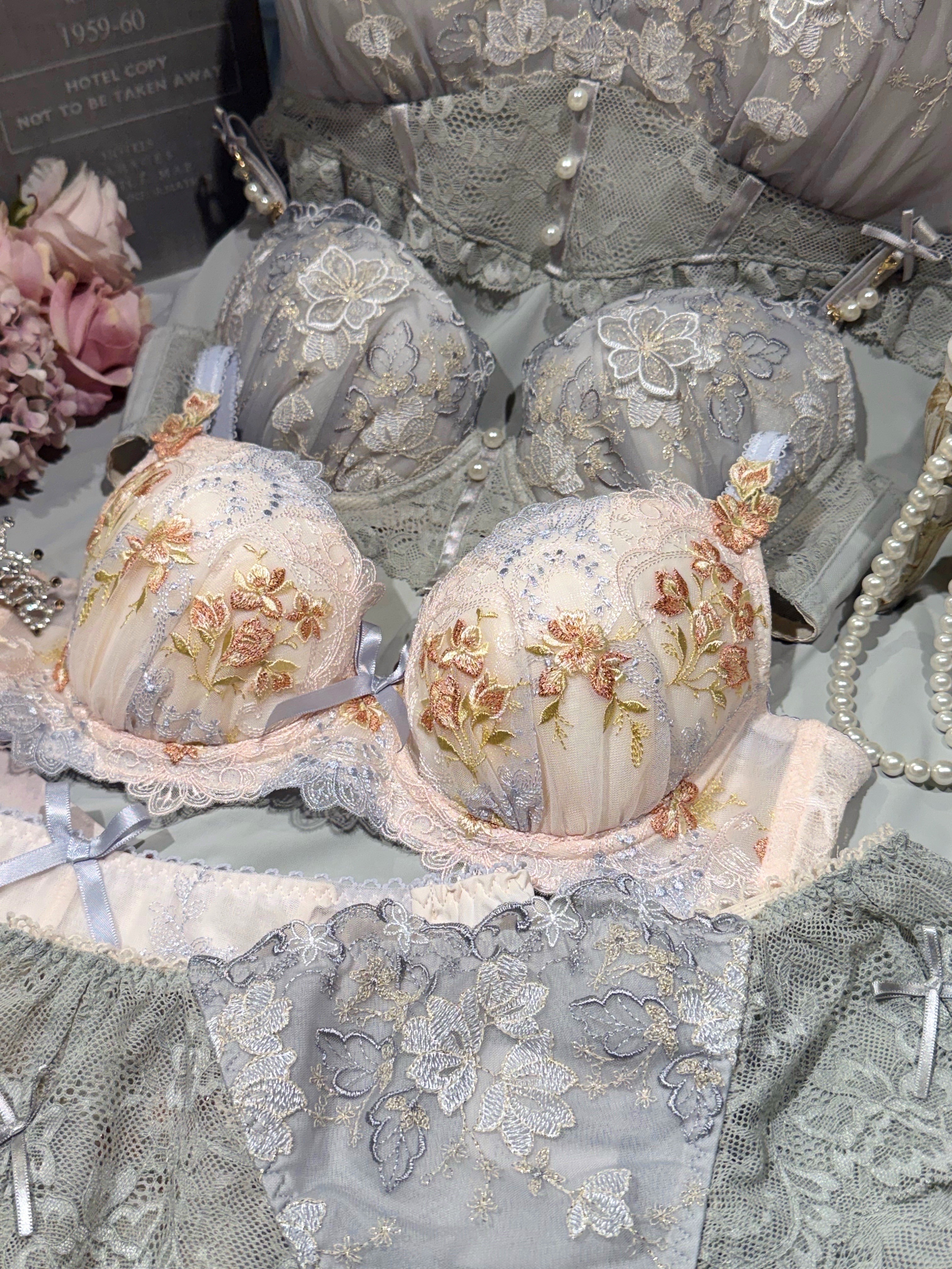 maiさんの「Risa Magli｜ディアンタ ブラジャー (B-C) ＜Sweet Rich（スウィートリッチ）＞」を使ったコーディネート