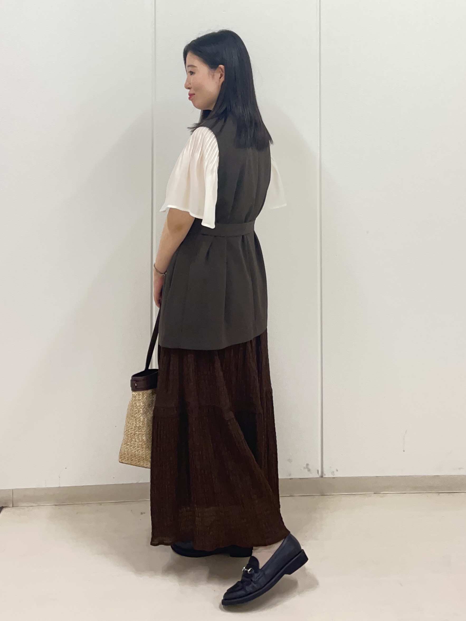 Rihoさんの「Reflect｜ピンタックデザインフレアスリーブブラウス」を使ったコーディネート