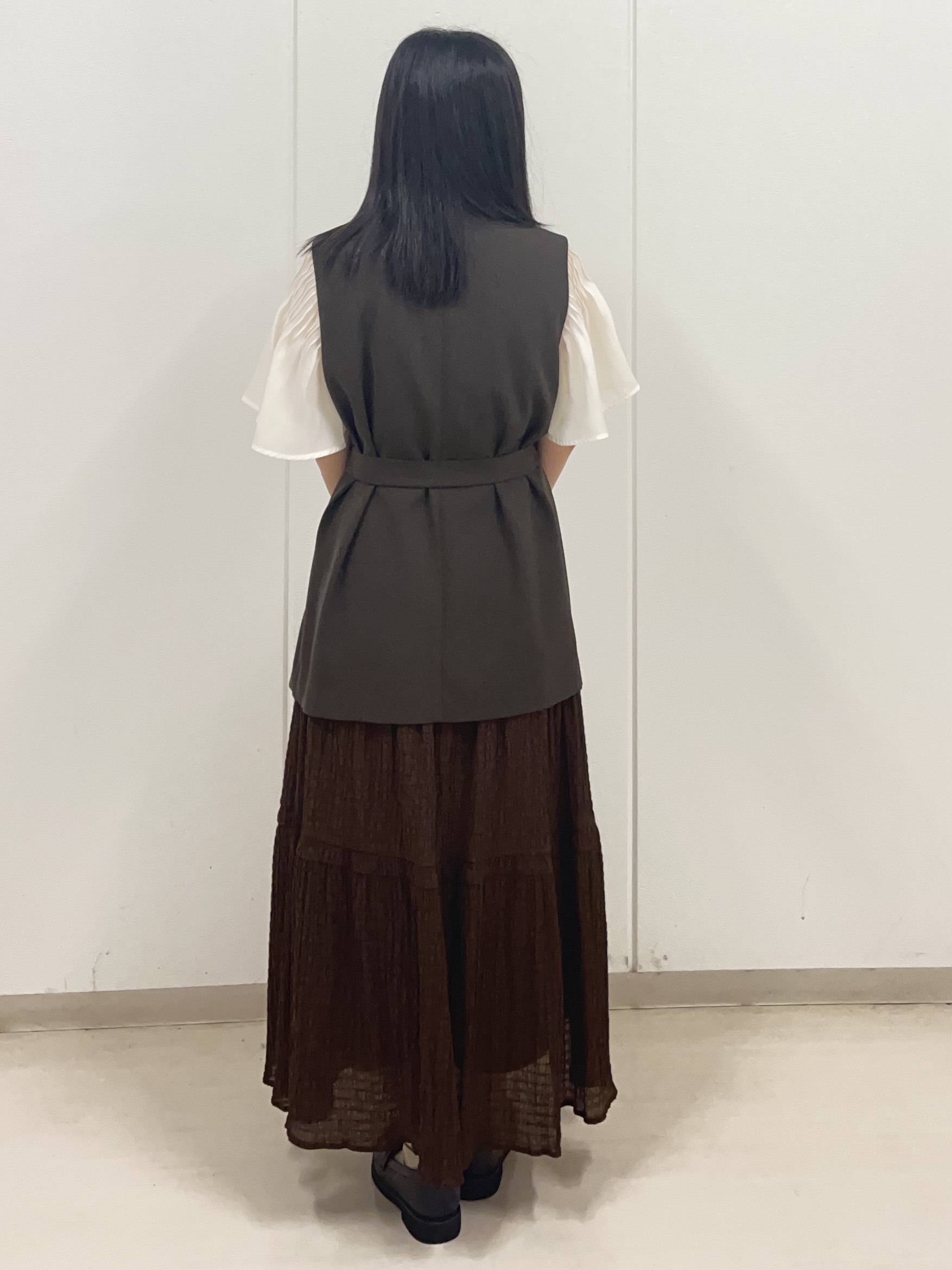 Rihoさんの「Reflect｜ピンタックデザインフレアスリーブブラウス」を使ったコーディネート