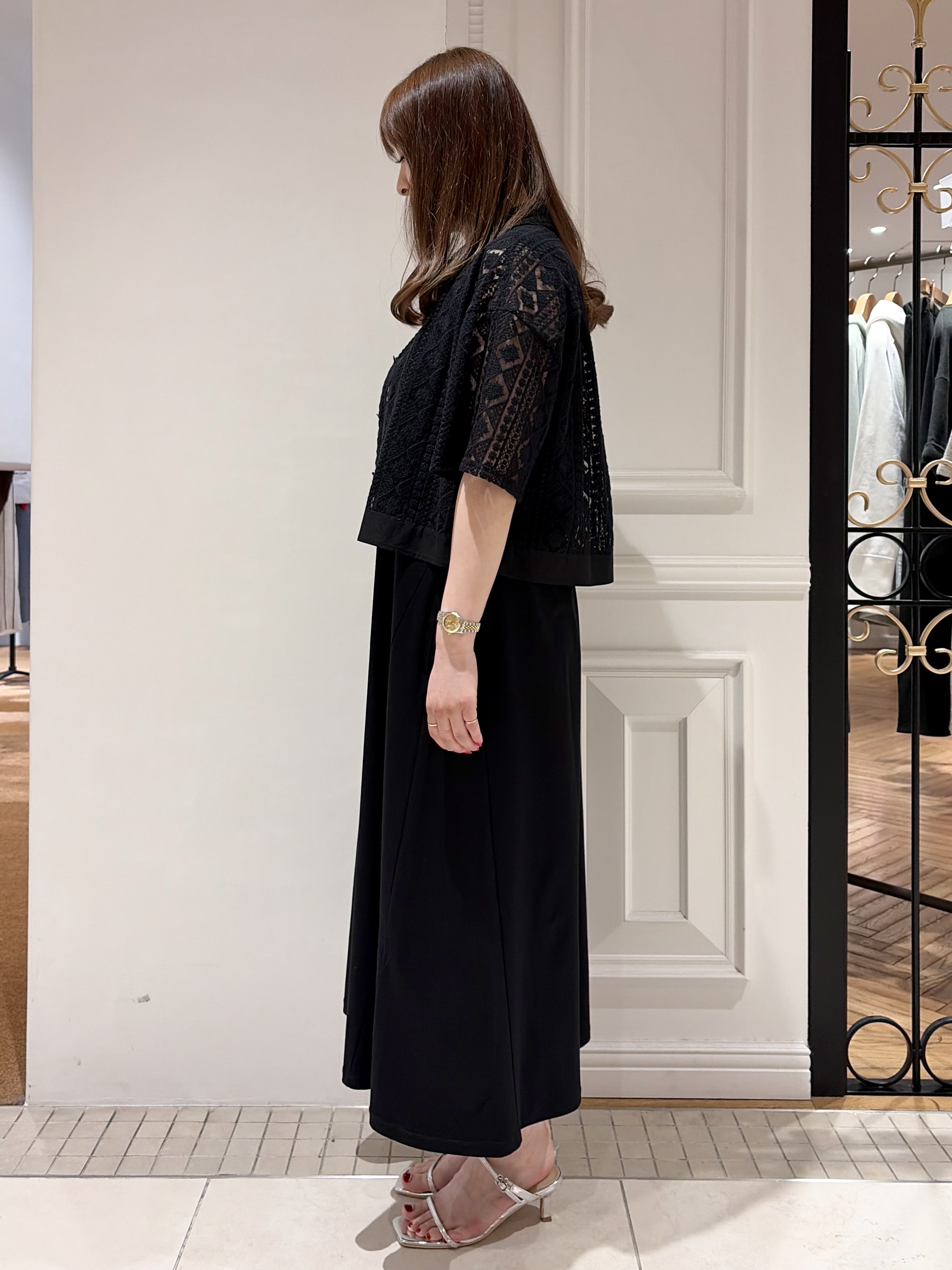 minowaさんの「DRESSTERIOR｜【着映え/ハーフ袖】ウォッシャブルレース クロップドシャツ」を使ったコーディネート