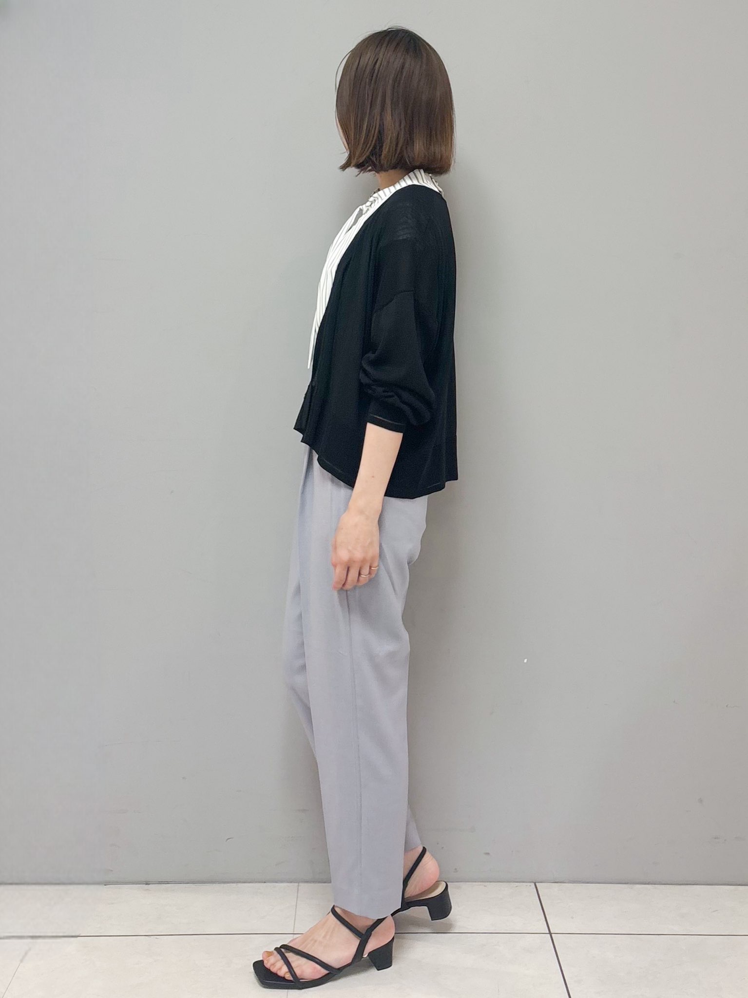 yさんの「OPAQUE.CLIP｜【接触冷感】シアーショートトッパーカーディガン《洗濯機OK／抗ピル》」を使ったコーディネート