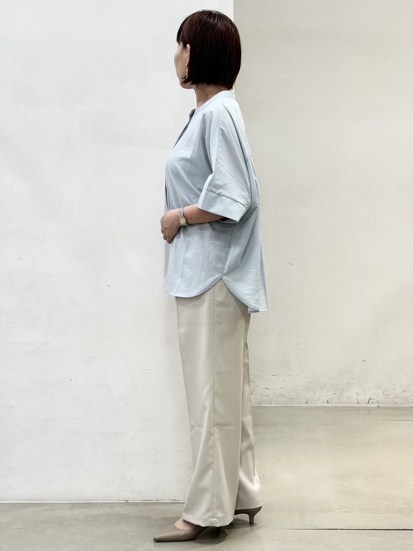 fujiさんの「THE SHOP TK｜【高レビュー/体型カバー】さらっと快適 ドルマン5分袖ブラウス」を使ったコーディネート