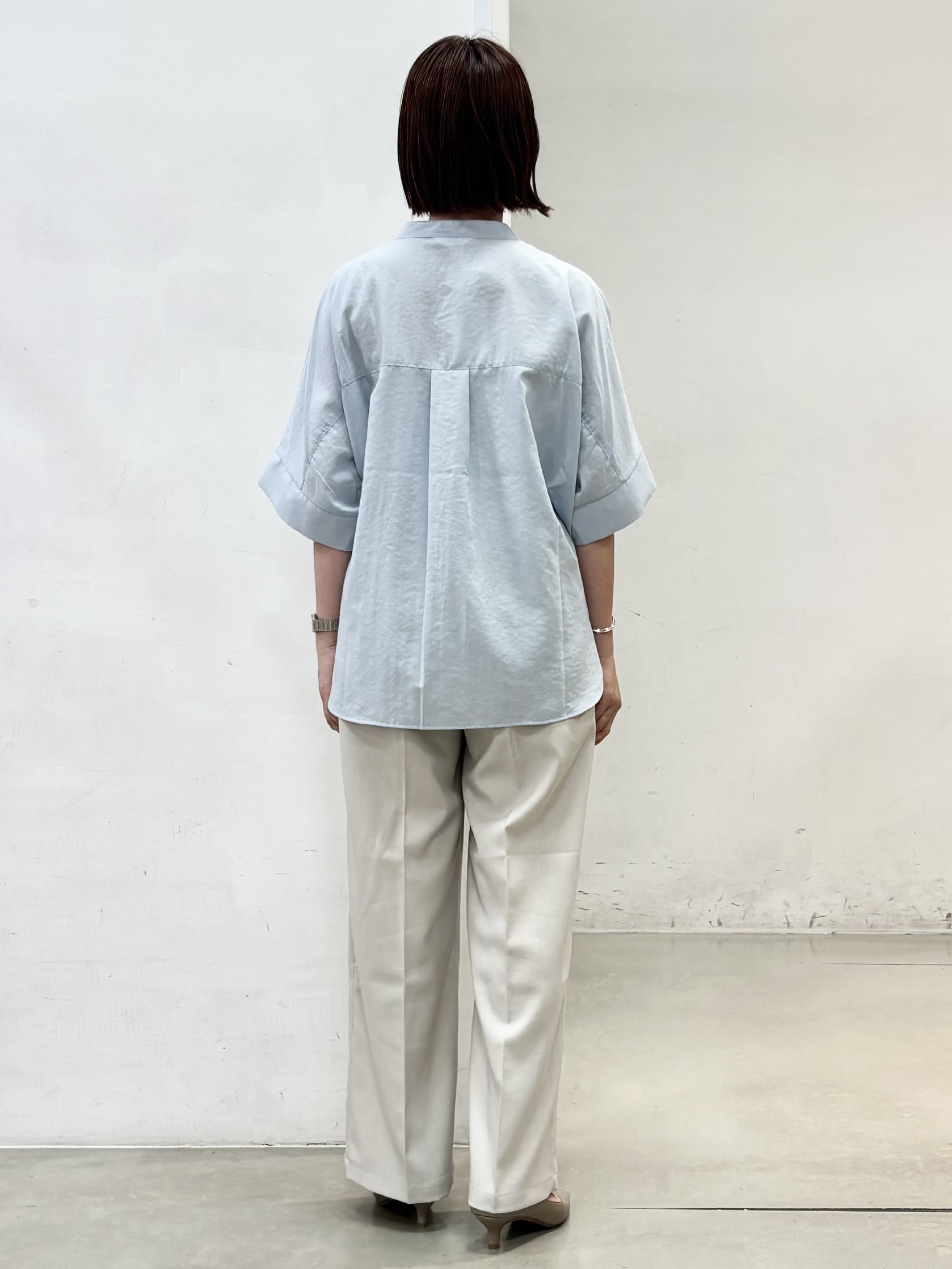 fujiさんの「THE SHOP TK｜【高レビュー/体型カバー】さらっと快適 ドルマン5分袖ブラウス」を使ったコーディネート