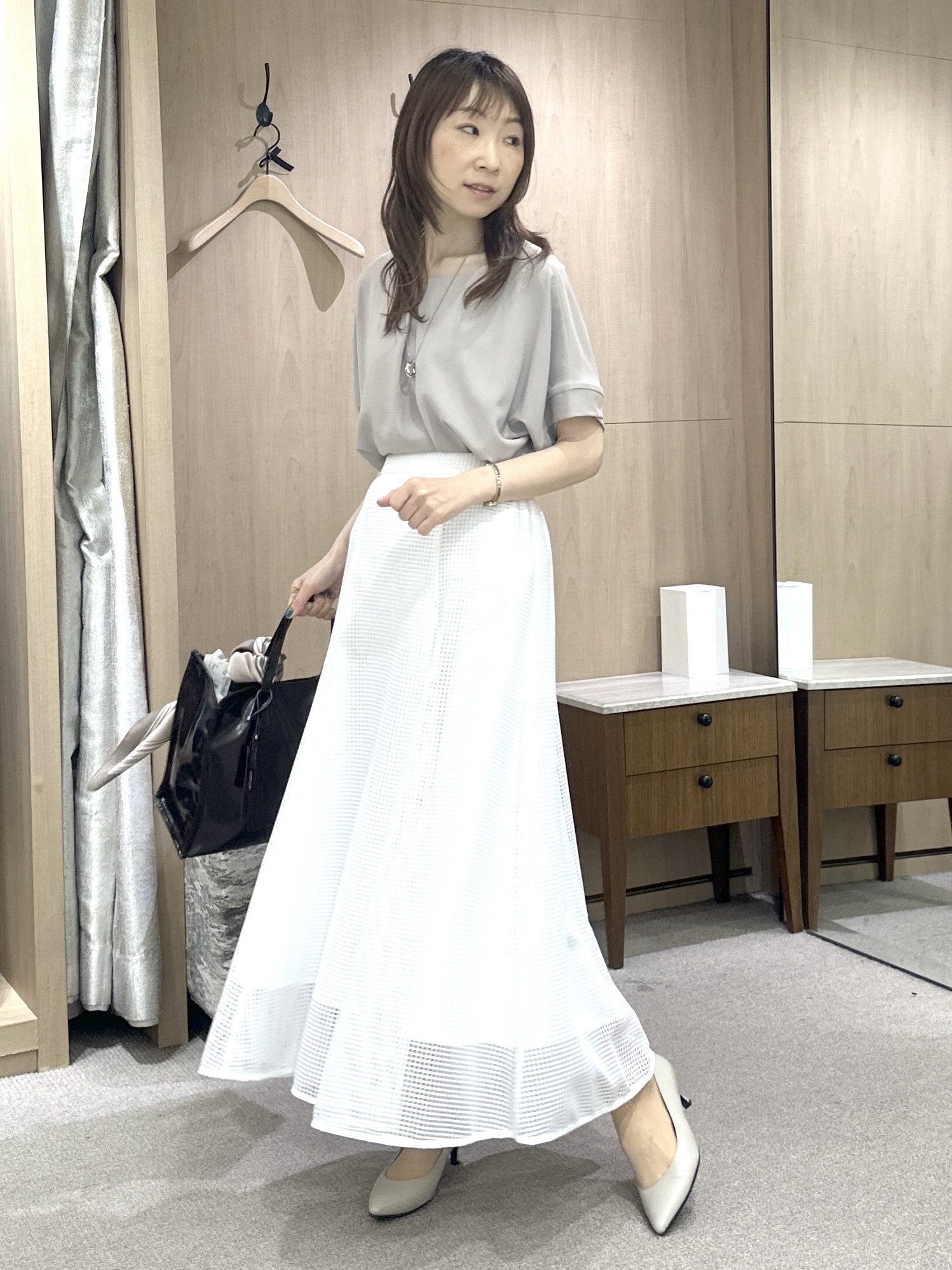 Miwaさんの「UNTITLED｜【前後2WAY/はっ水/セットアップ可】リラクシーフレンチスリーブブラウス」を使ったコーディネート