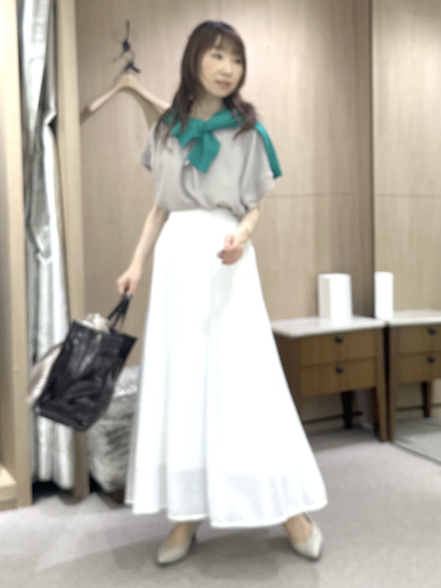 Miwaさんの「UNTITLED｜【前後2WAY/はっ水/セットアップ可】リラクシーフレンチスリーブブラウス」を使ったコーディネート