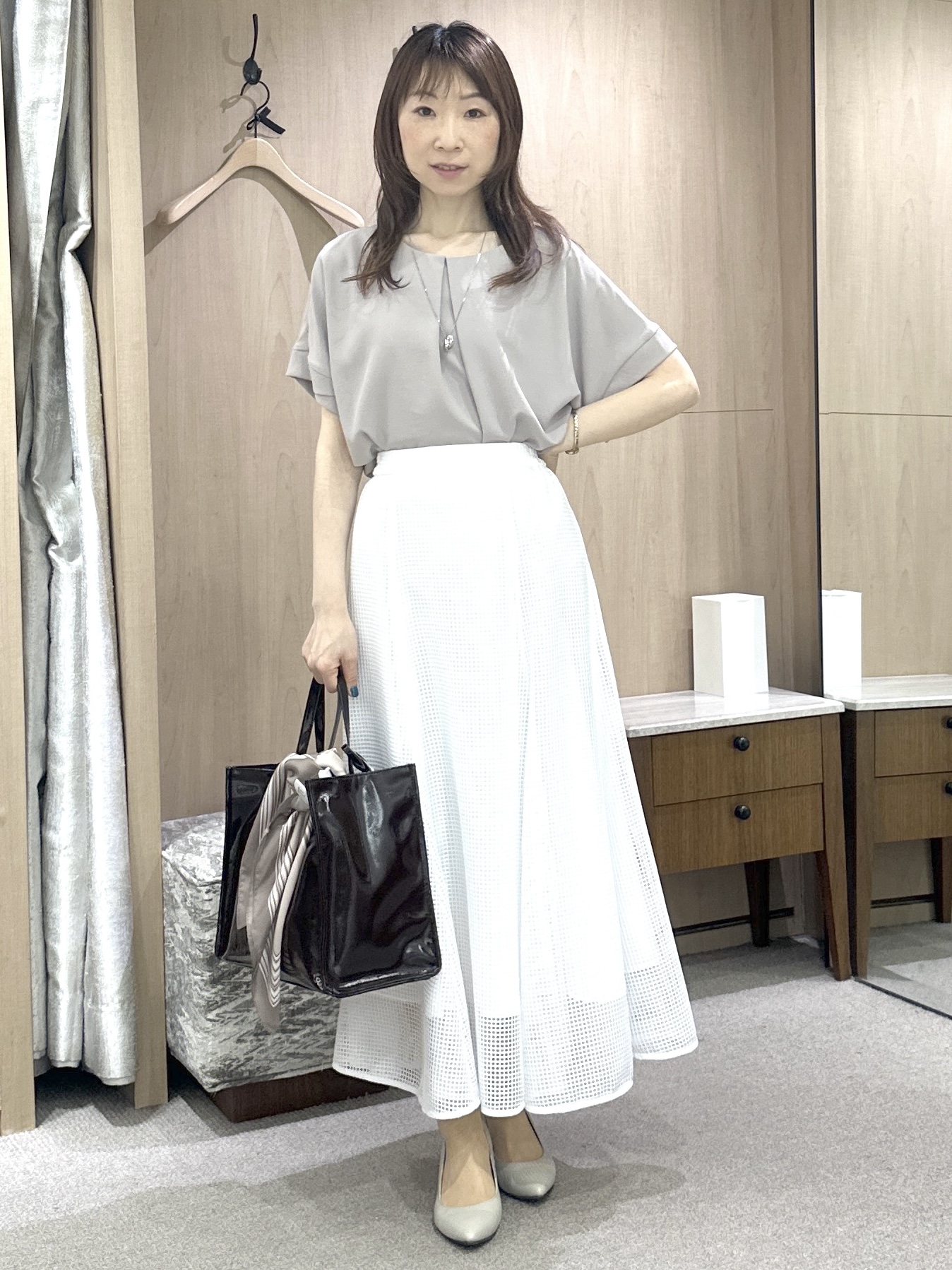 Miwaさんの「UNTITLED｜【前後2WAY/はっ水/セットアップ可】リラクシーフレンチスリーブブラウス」を使ったコーディネート