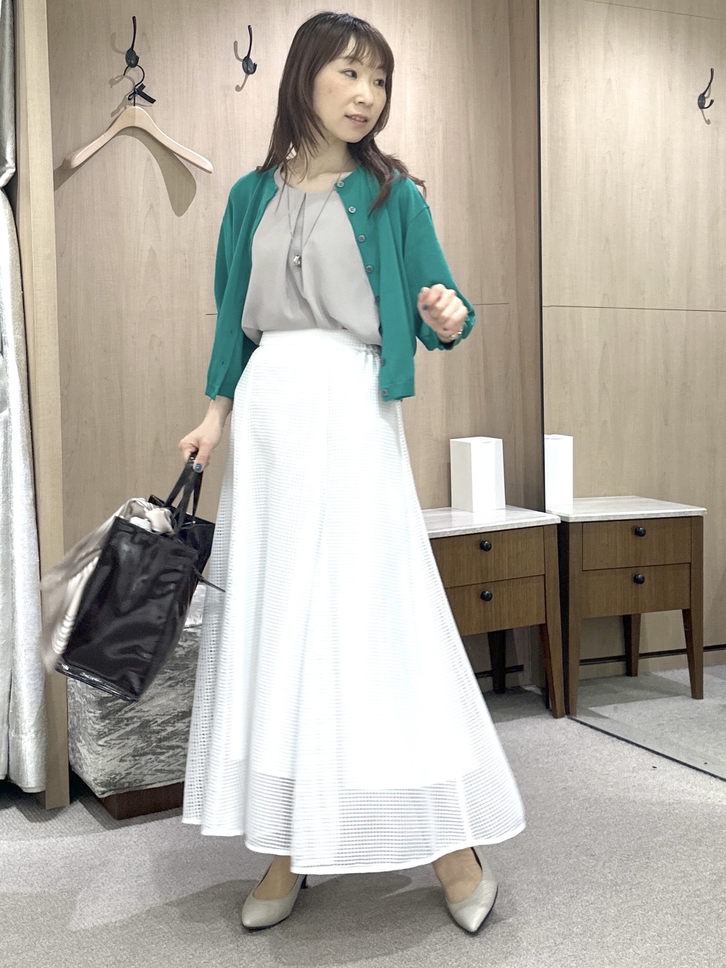Miwaさんの「UNTITLED｜【前後2WAY/はっ水/セットアップ可】リラクシーフレンチスリーブブラウス」を使ったコーディネート