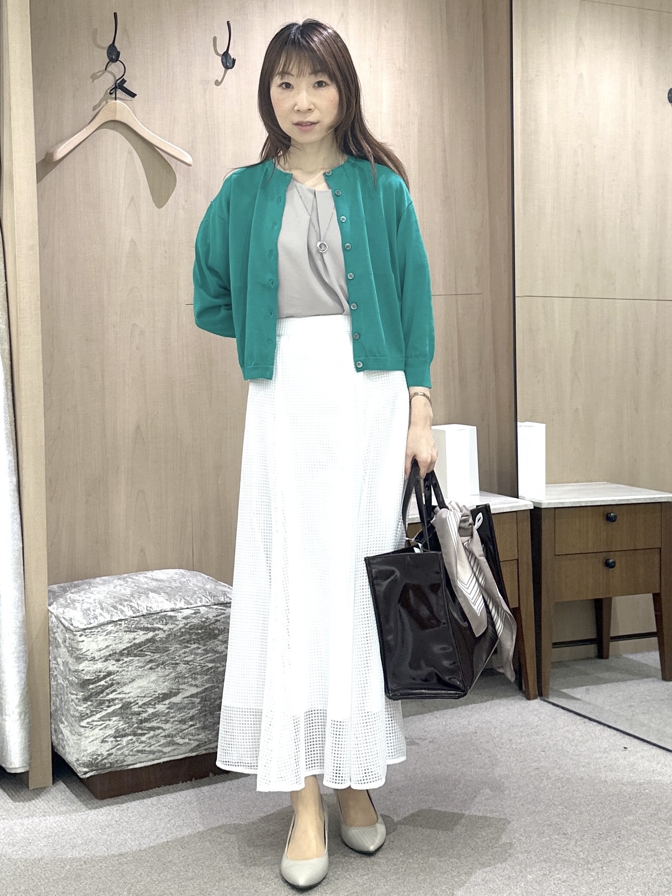 Miwaさんの「UNTITLED｜【前後2WAY/はっ水/セットアップ可】リラクシーフレンチスリーブブラウス」を使ったコーディネート