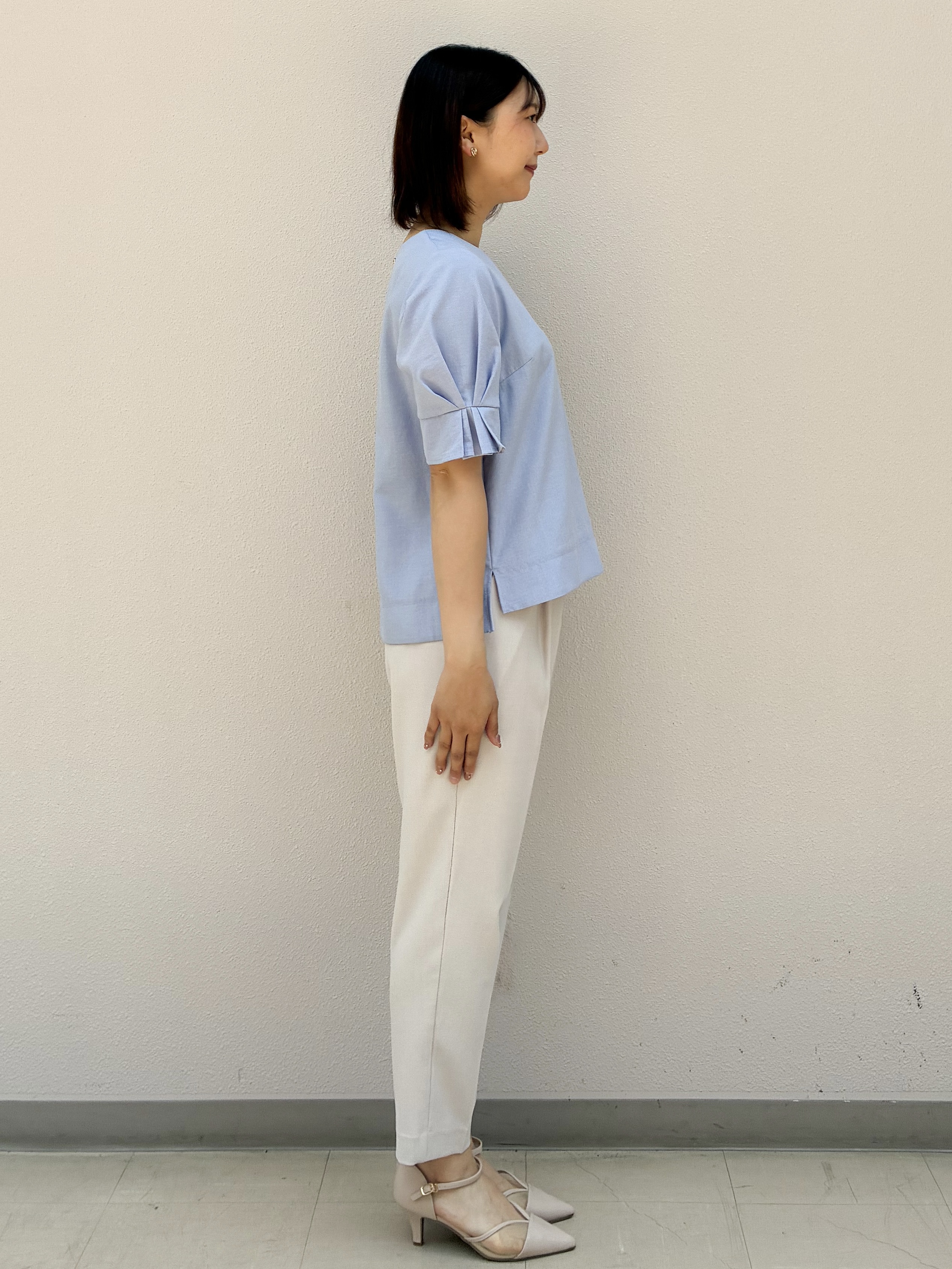 mihaさんの「index｜【接触冷感】タックパフスリーブブラウス《吸水速乾／防シワ／洗濯機OK／XS～3L／6col》」を使ったコーディネート