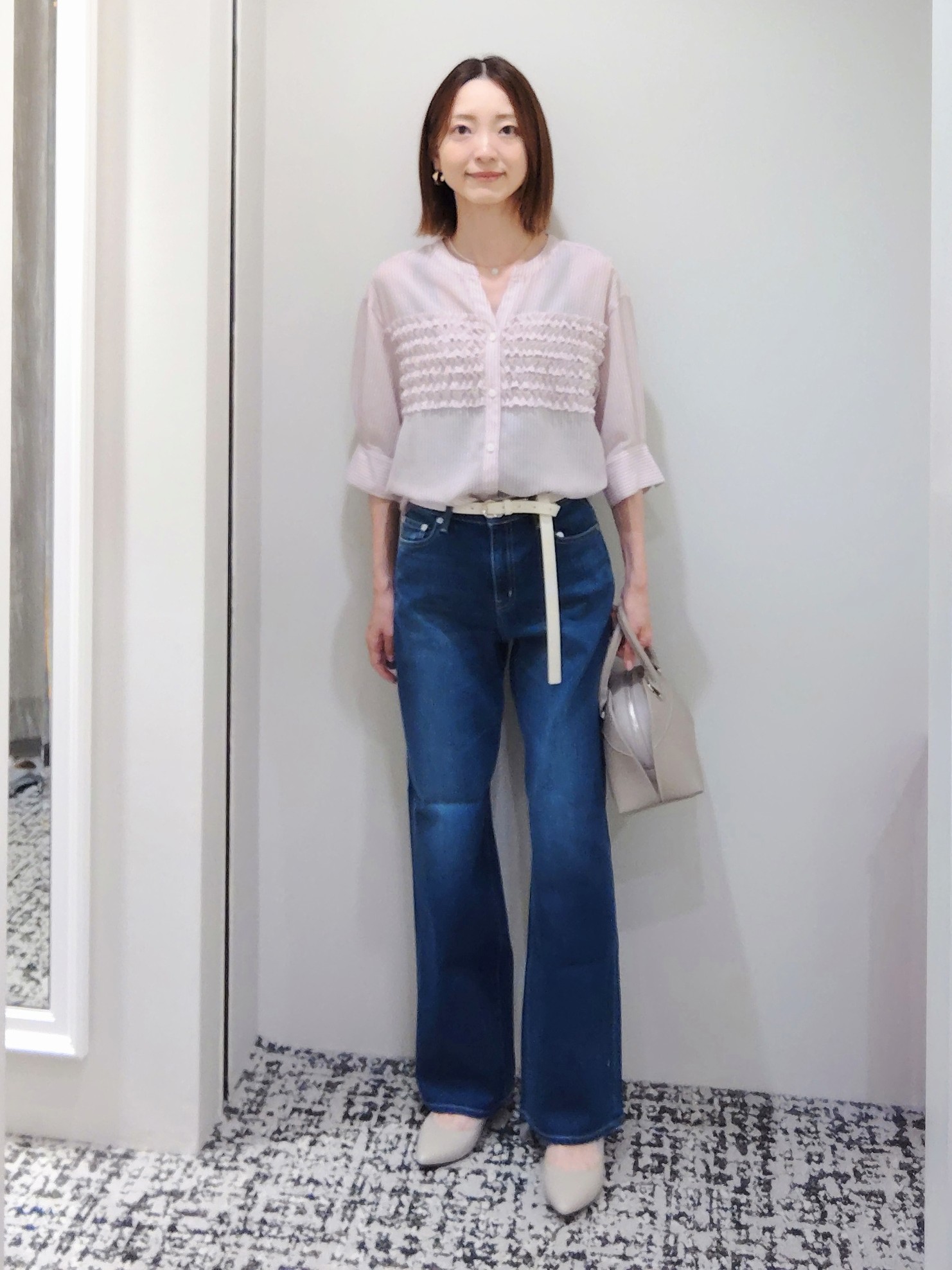 terumiさんの「UNTITLED｜【接触冷感/通気性/洗える】フロントフリルブラウス」を使ったコーディネート