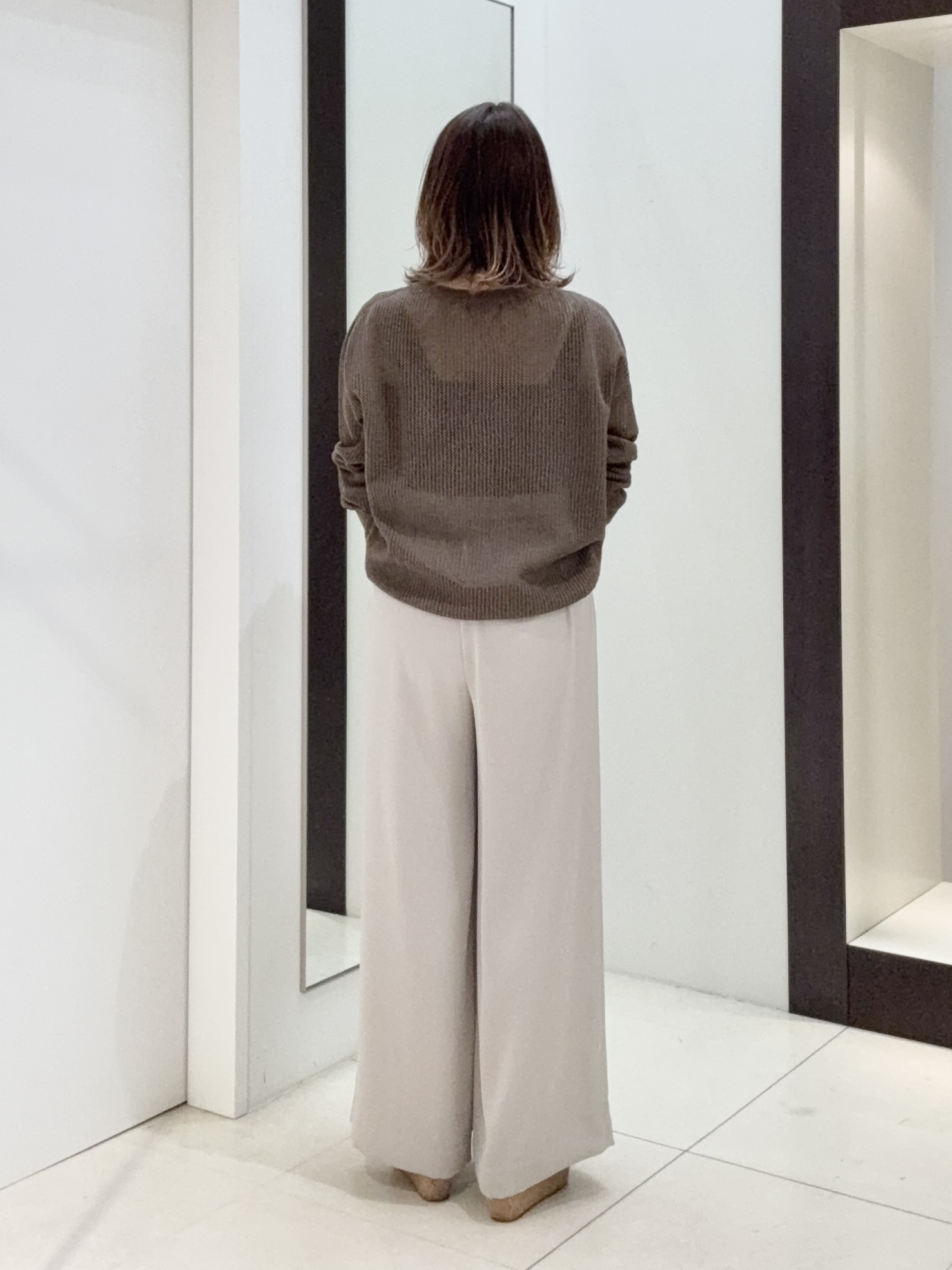 tomoさんの「UNTITLED｜シアーメッシュニット」を使ったコーディネート