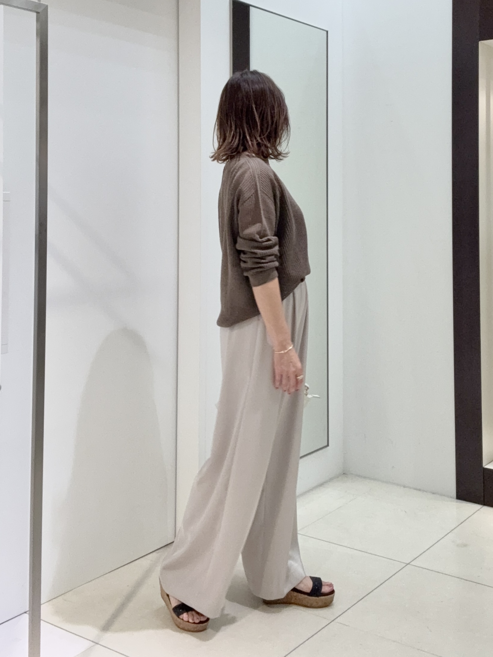 tomoさんの「UNTITLED｜シアーメッシュニット」を使ったコーディネート