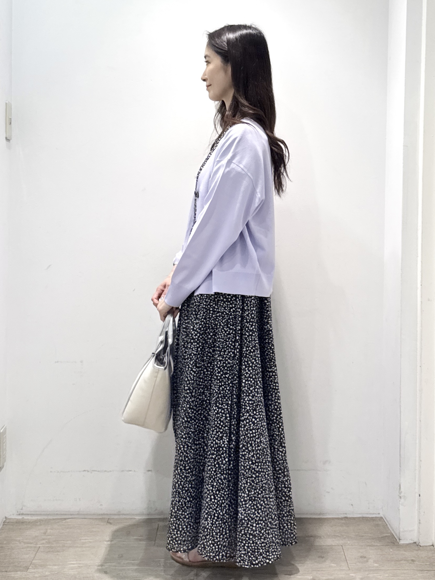 yuicciさんの「OPAQUE.CLIP｜【UV／接触冷感】Vネックリラクシーニットカーディガン《洗濯機OK／抗ピル》」を使ったコーディネート