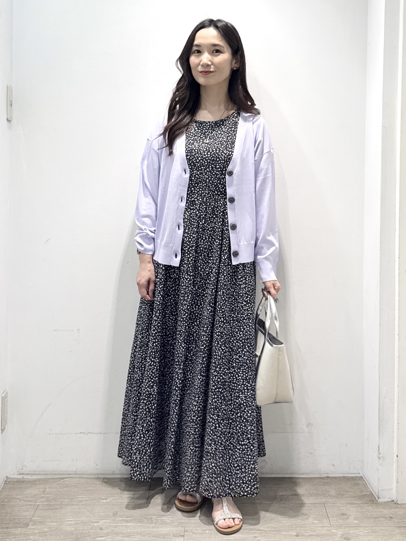 yuicciさんの「OPAQUE.CLIP｜【UV／接触冷感】Vネックリラクシーニットカーディガン《洗濯機OK／抗ピル》」を使ったコーディネート