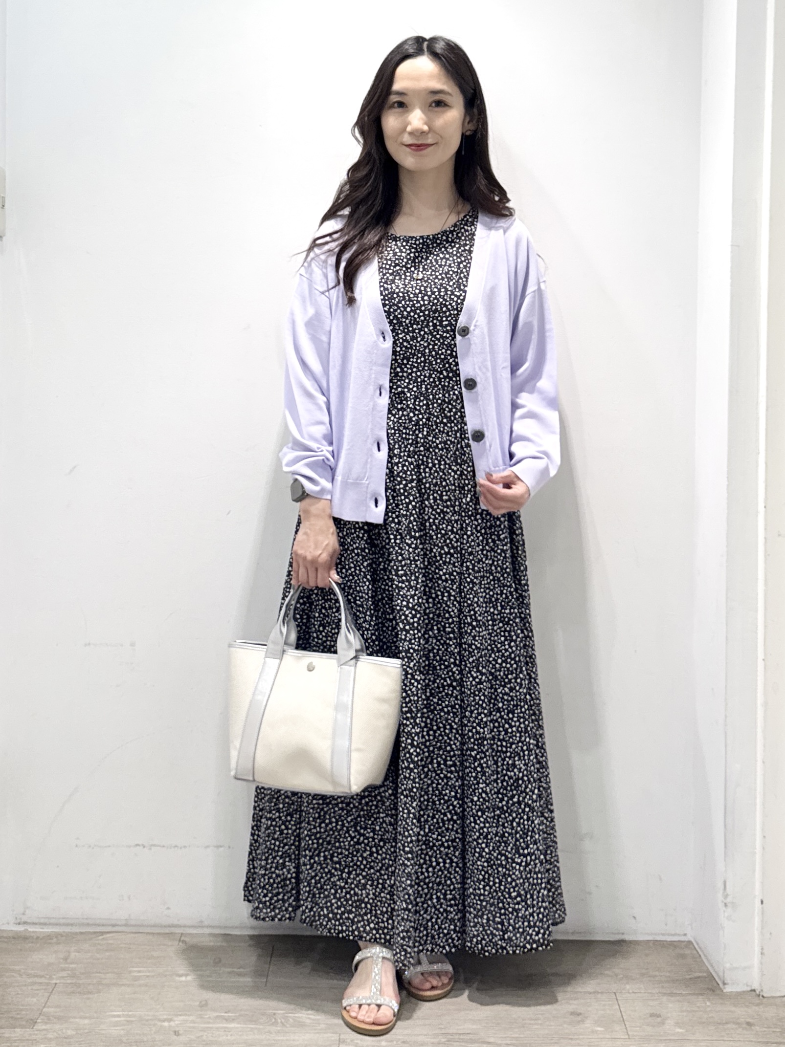 yuicciさんの「OPAQUE.CLIP｜【UV／接触冷感】Vネックリラクシーニットカーディガン《洗濯機OK／抗ピル》」を使ったコーディネート
